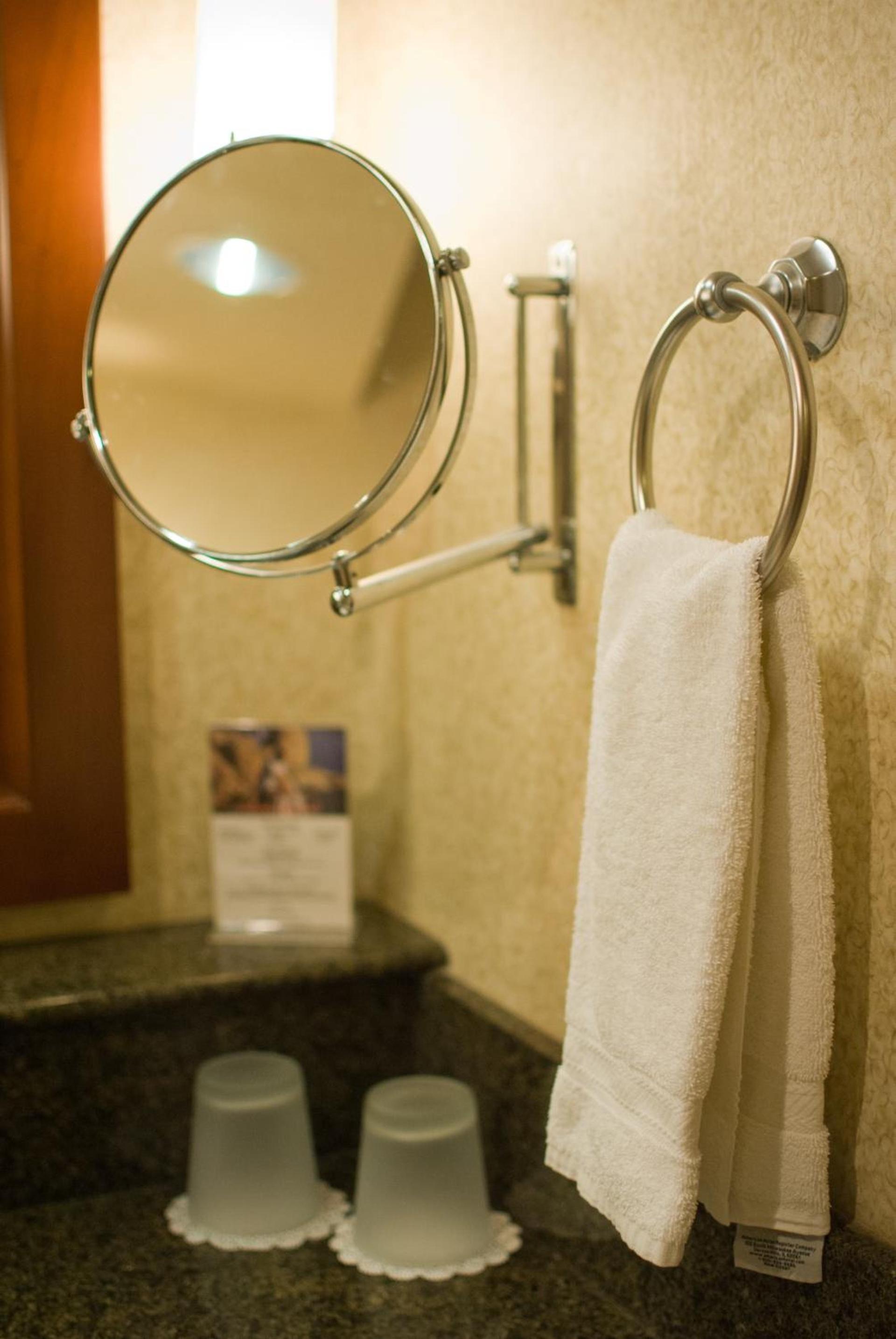 Monterey Bay Inn photo 26
