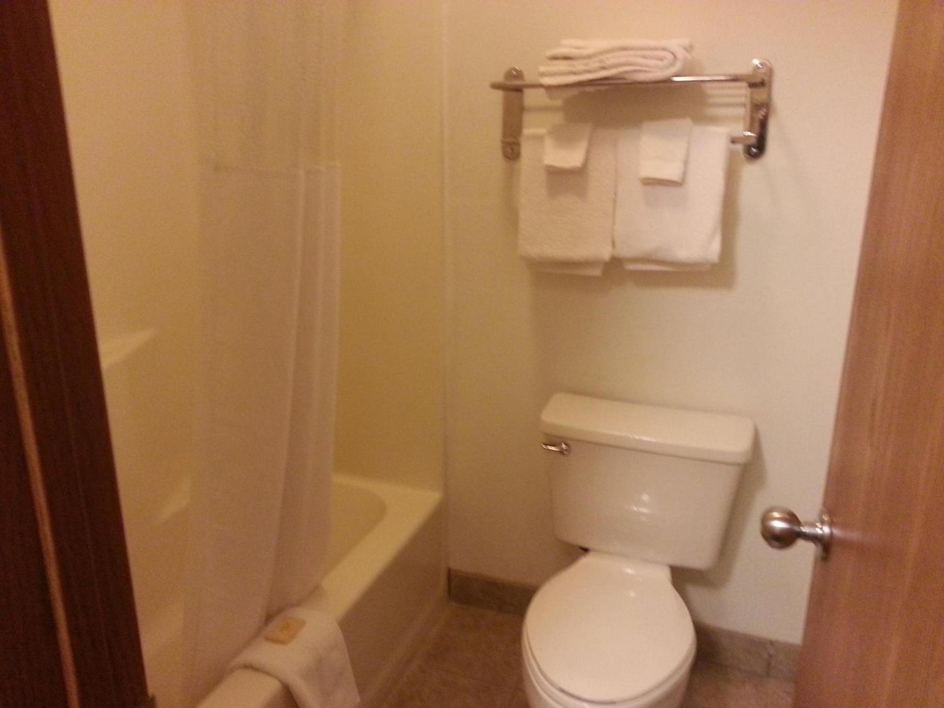Days Inn by Wyndham Colby photo 26