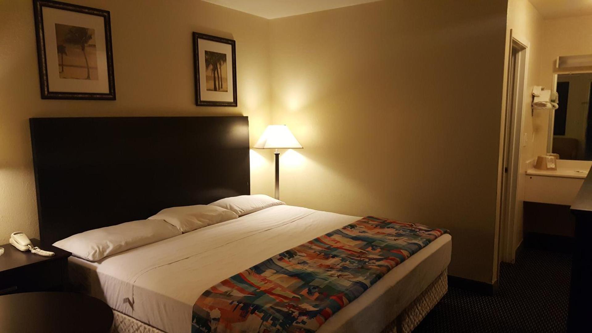 America's Best Inn - Macon photo 15