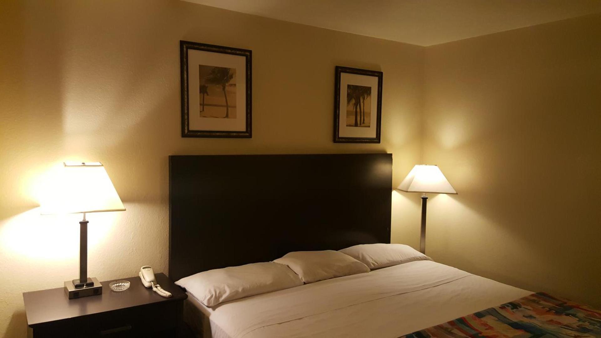 America's Best Inn - Macon photo 10