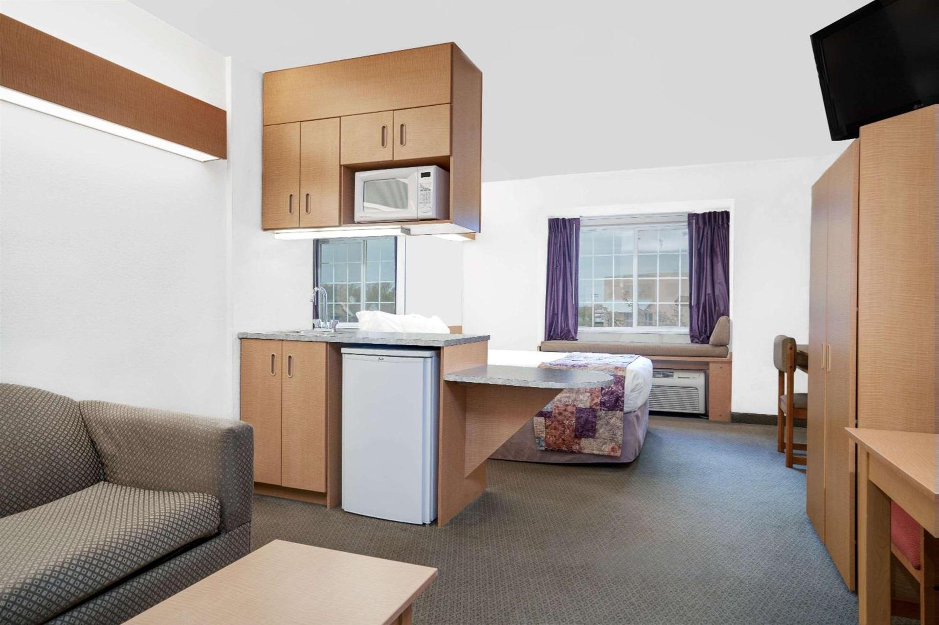 Microtel Inn & Suites by Wyndham Mankato photo 29