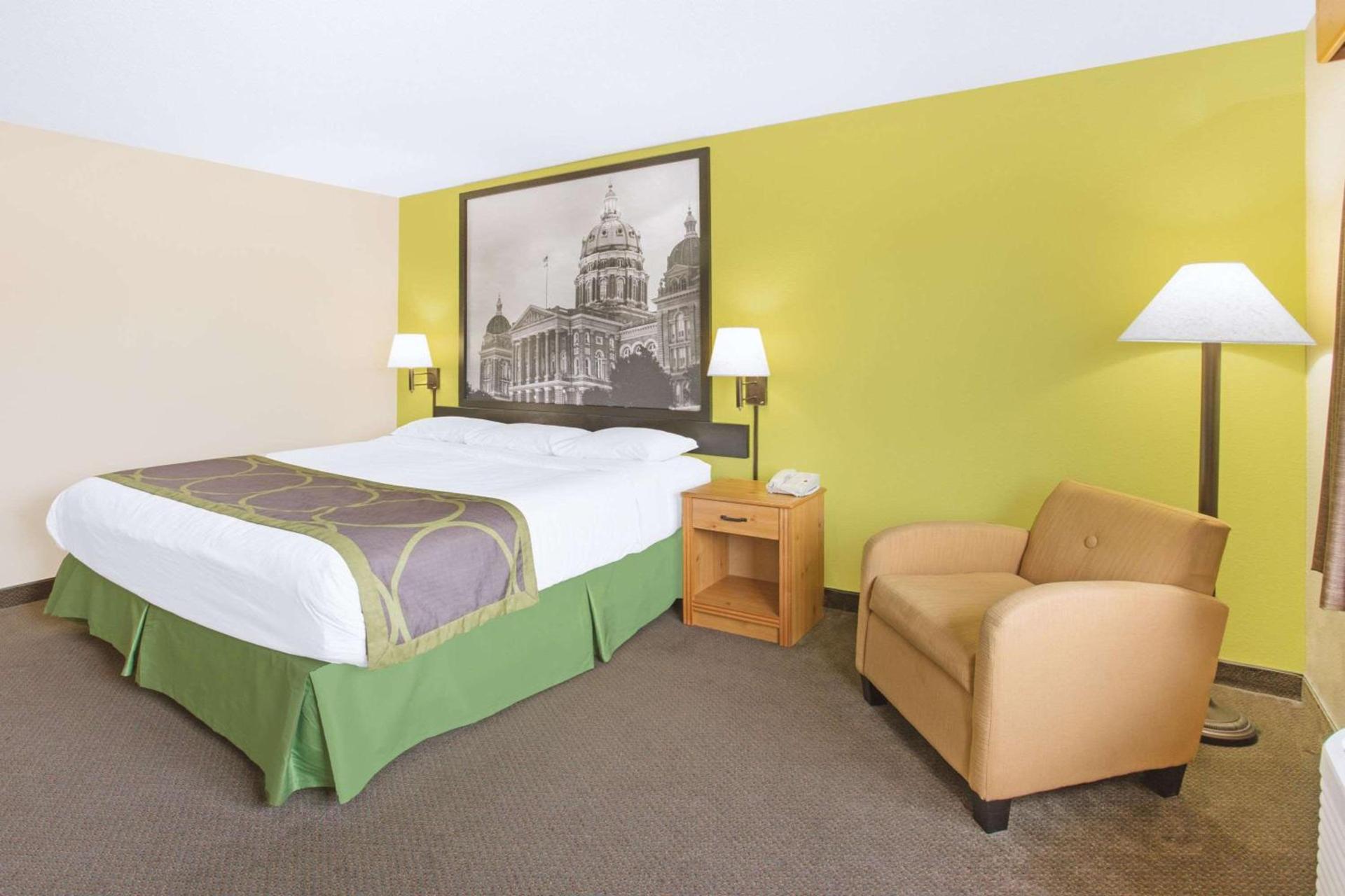 Super 8 by Wyndham Davenport photo 11