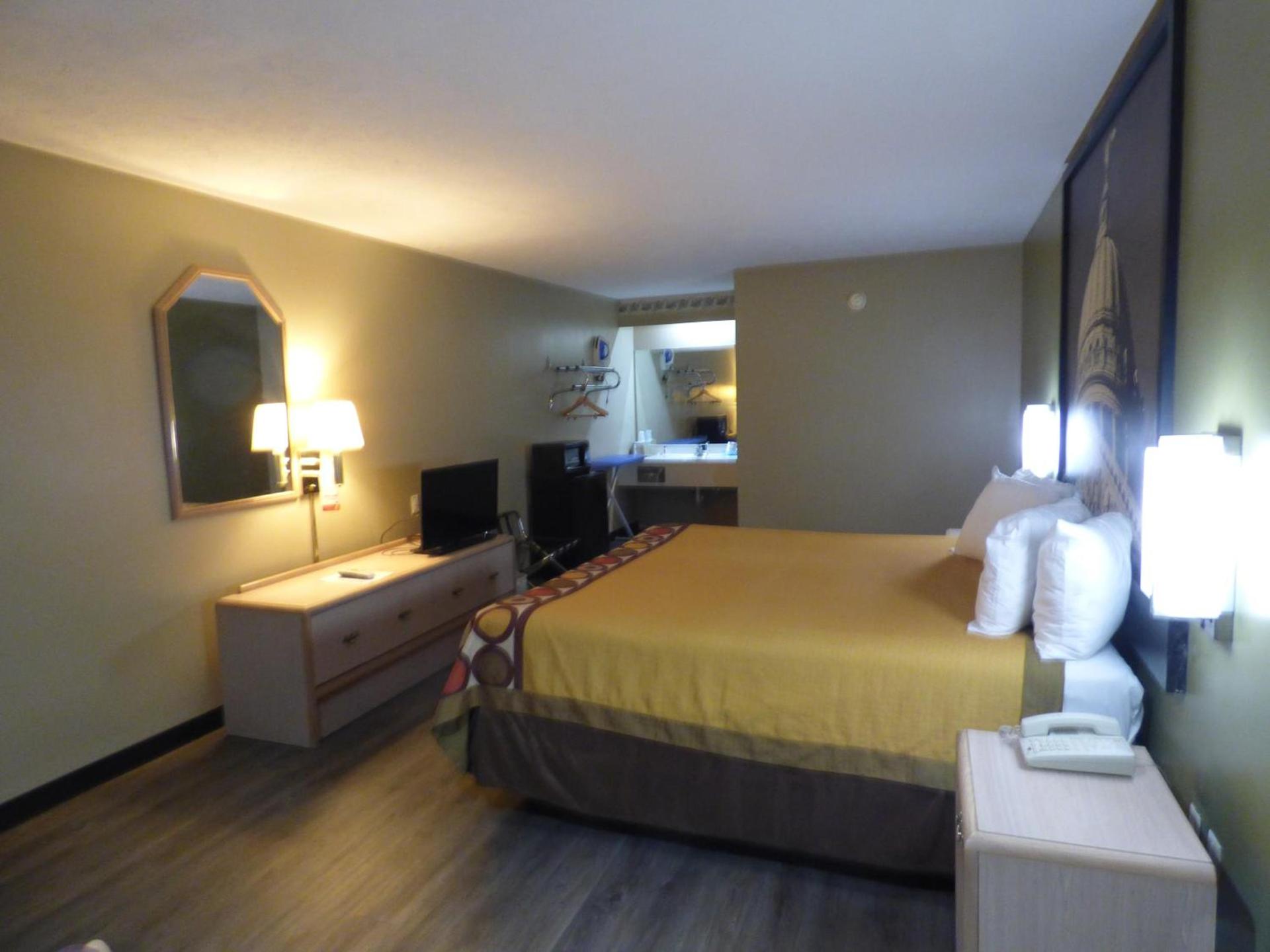 Super 8 by Wyndham Kosciusko photo 20