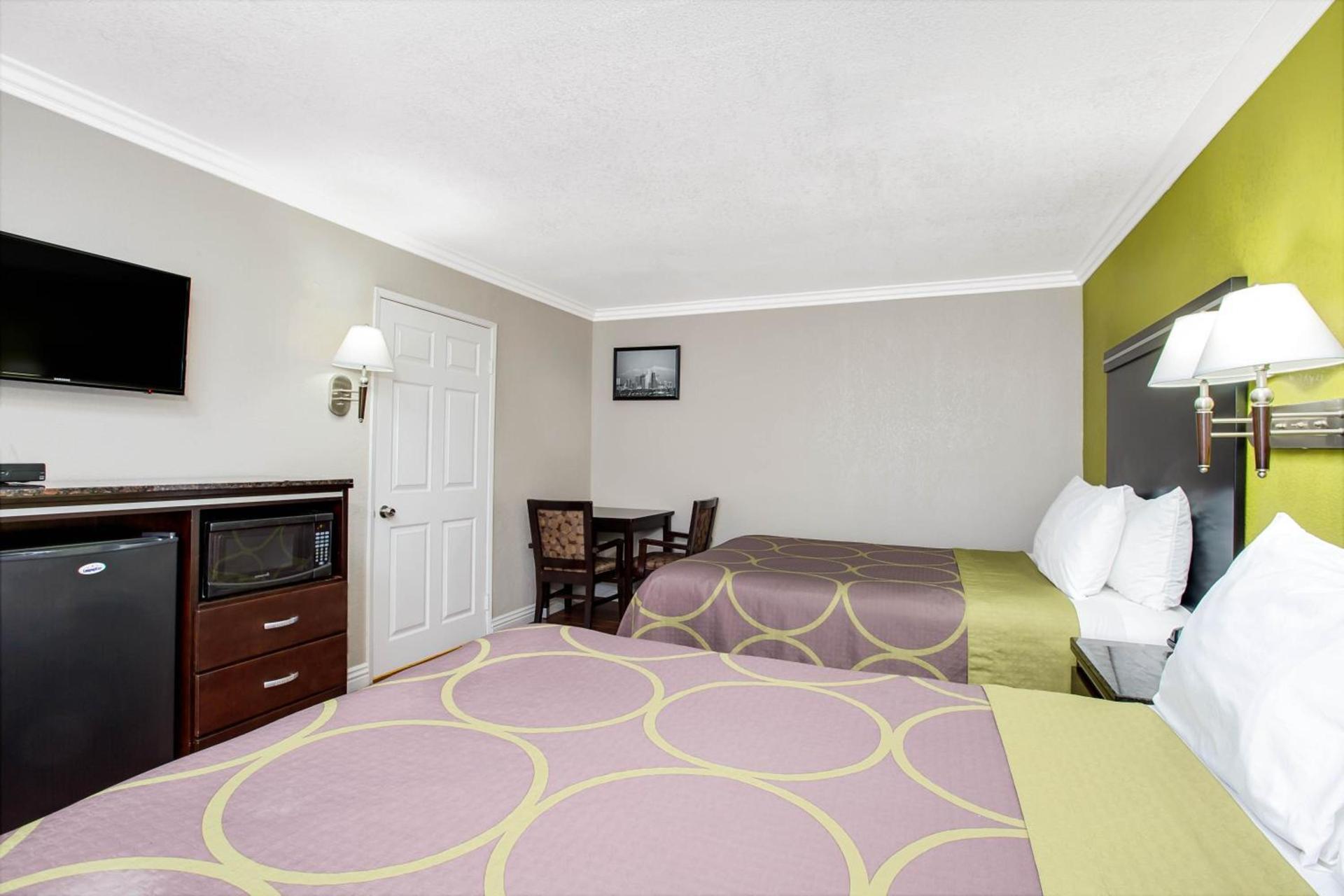 Super 8 by Wyndham Inglewood/LAX/LA Airport photo 43