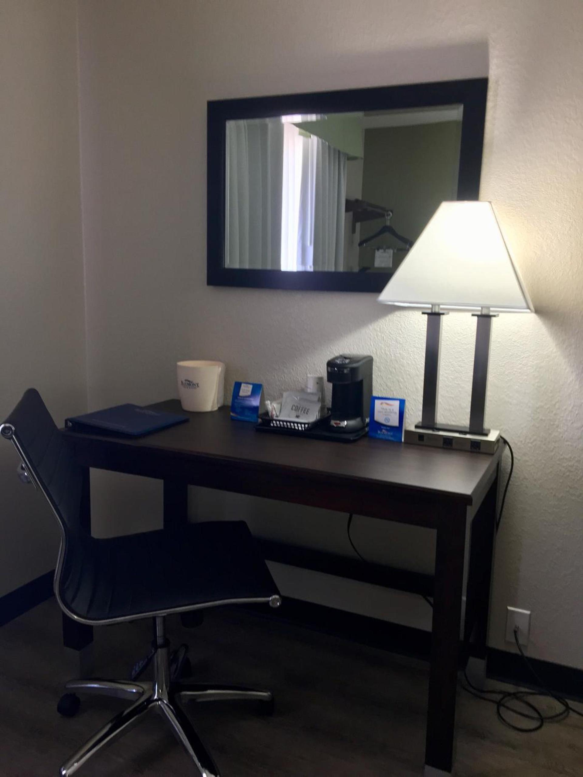Baymont by Wyndham Phoenix I-10 near 51st Ave photo 17