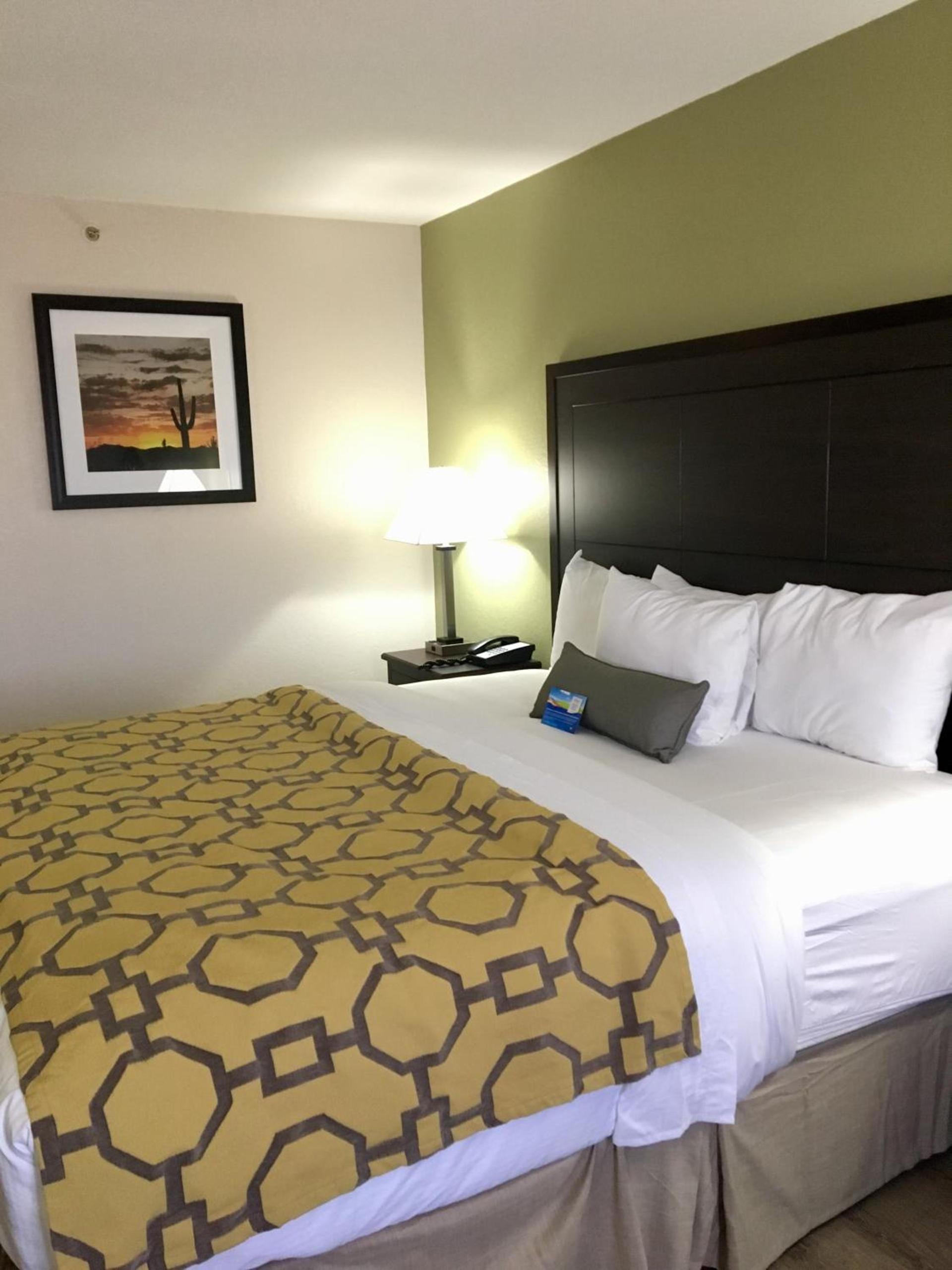 Baymont by Wyndham Phoenix I-10 near 51st Ave photo 15
