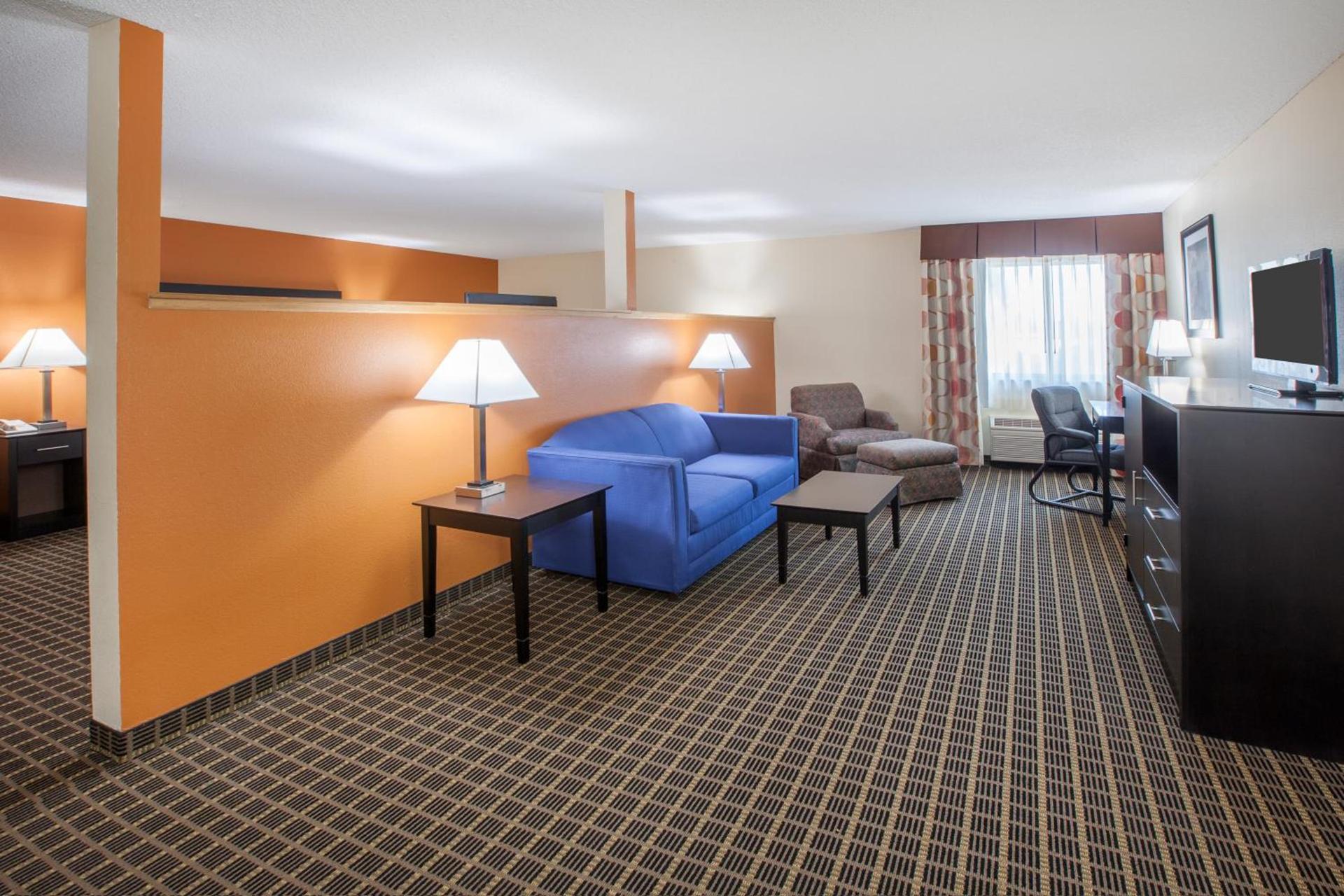 Baymont by Wyndham South Haven photo 16