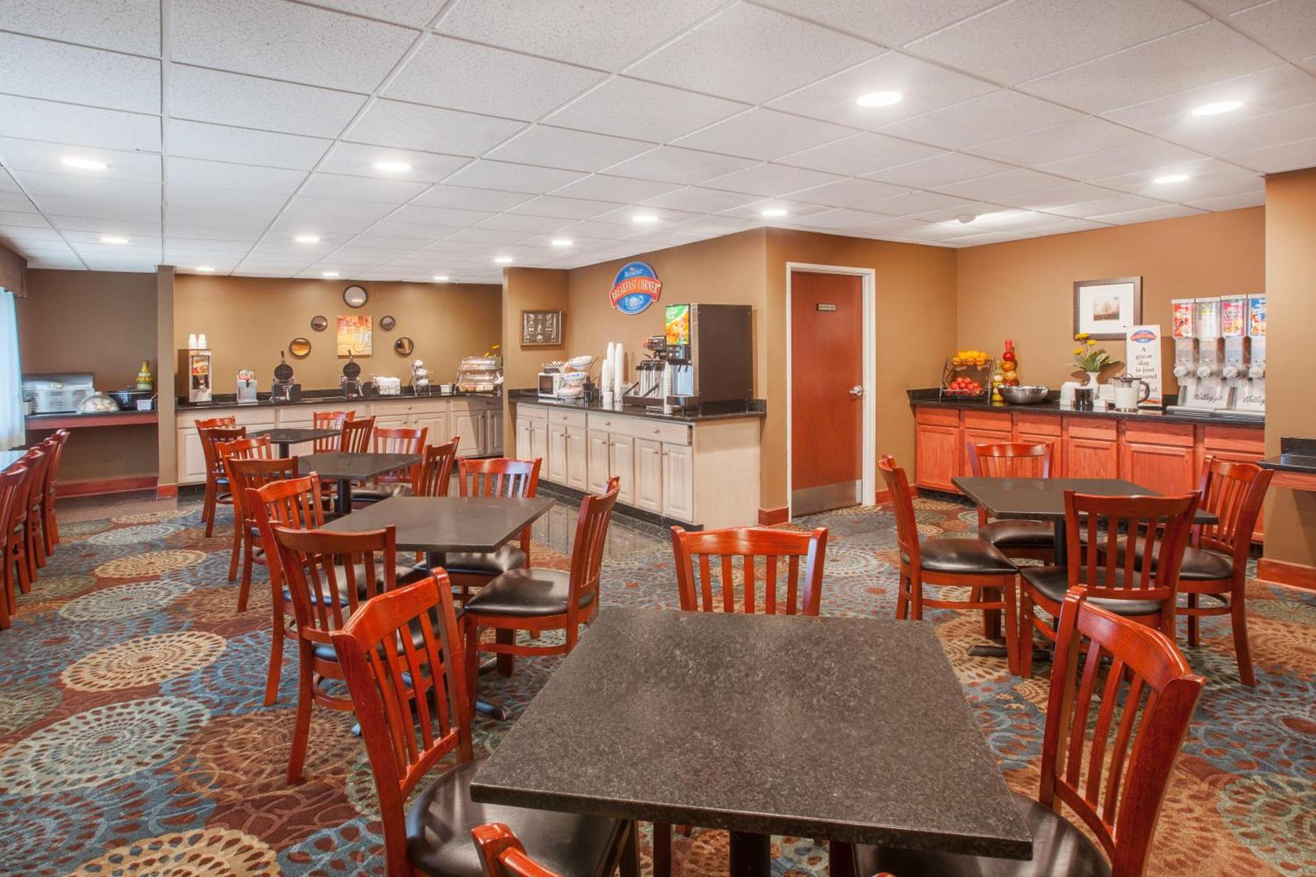 Baymont by Wyndham South Haven photo 10