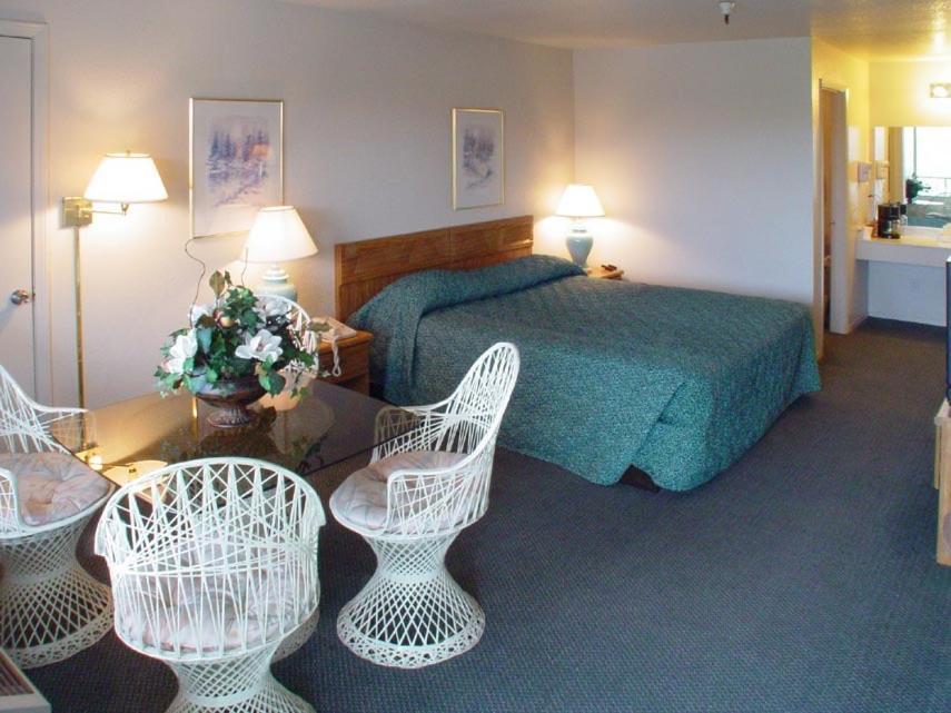 Applegate Inn photo 12