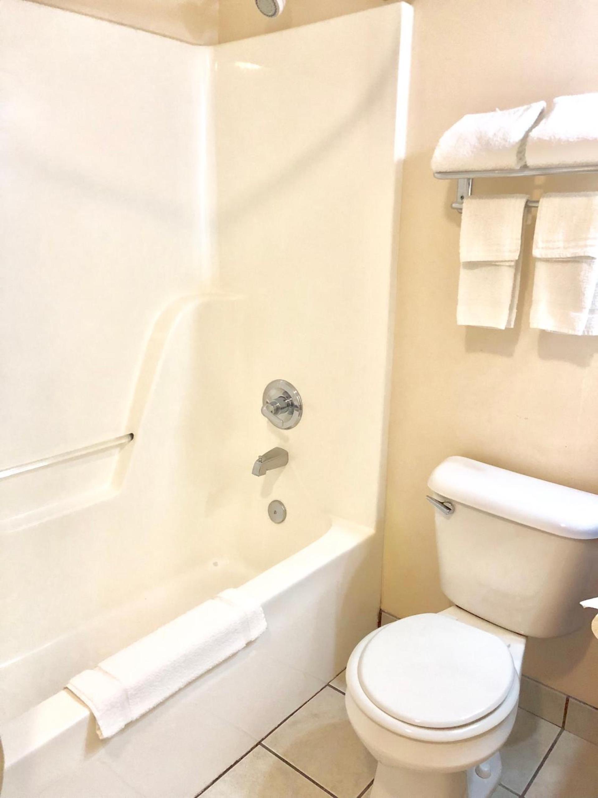 Classic Suites - Cleveland photo 21
