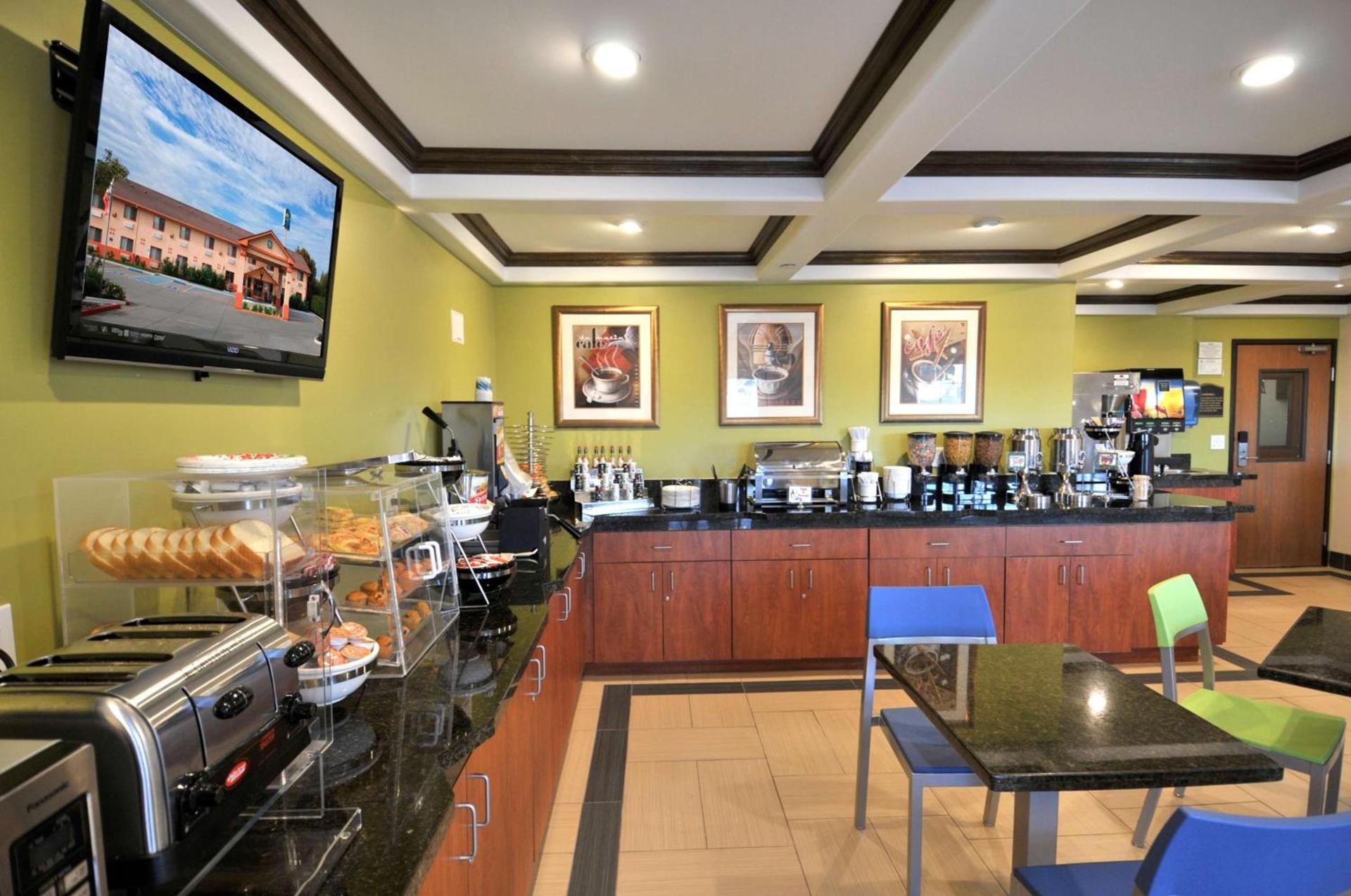 Best Western Antelope Inn & Suites photo 40