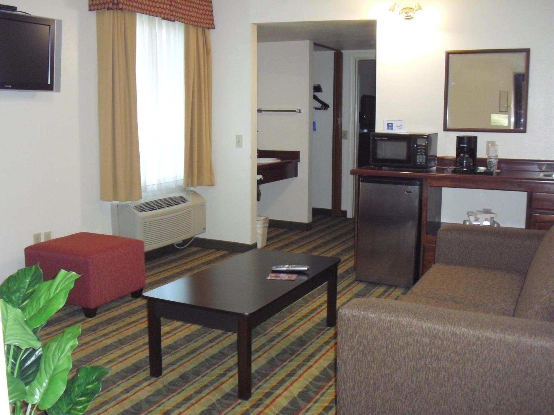 Best Western Visalia Hotel photo 59