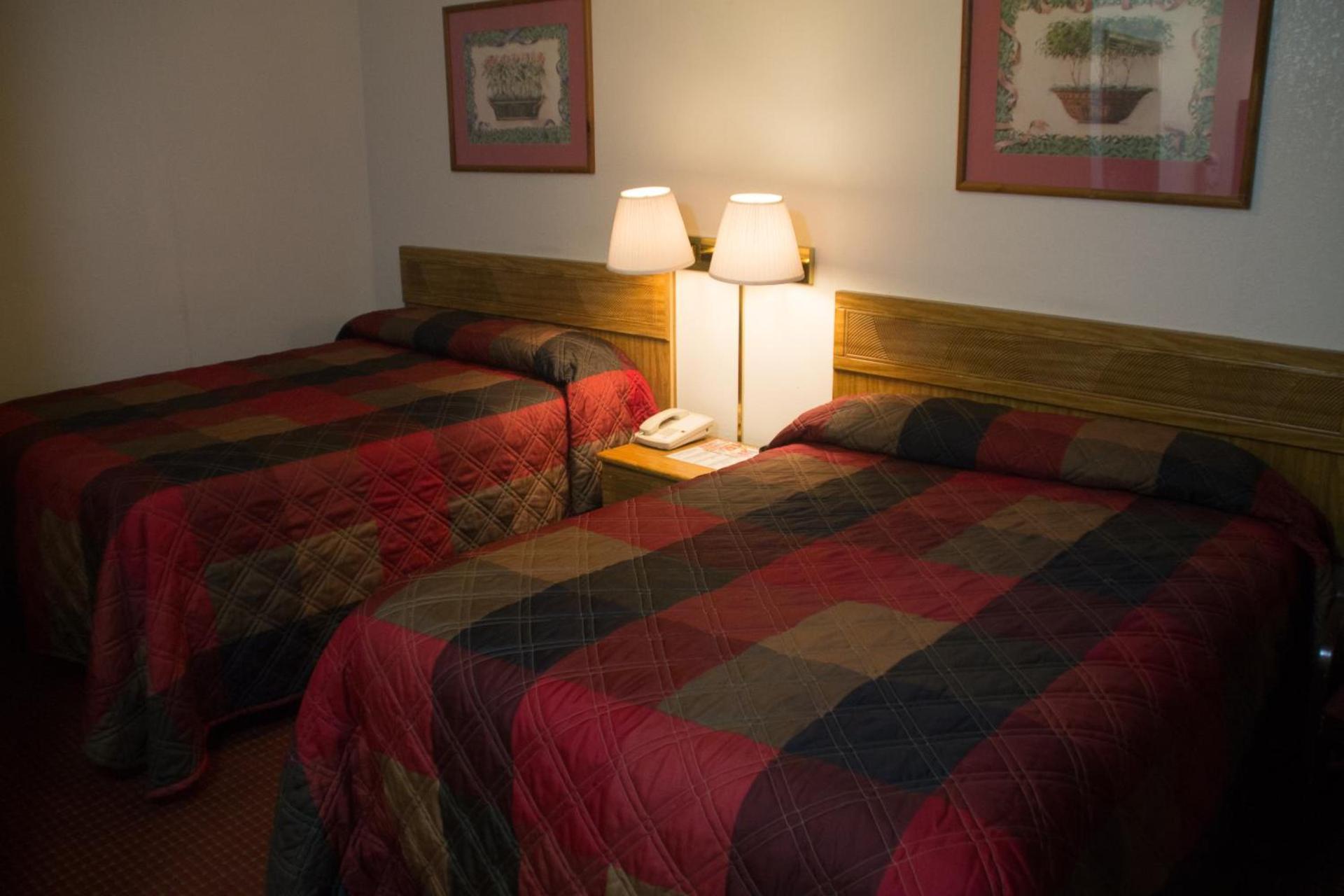 Tazewell Motor Lodge photo 17