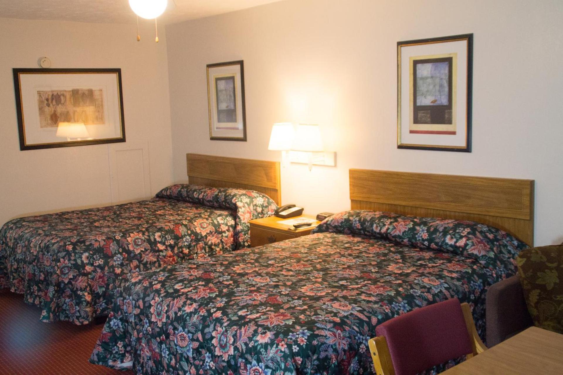 Tazewell Motor Lodge photo 22