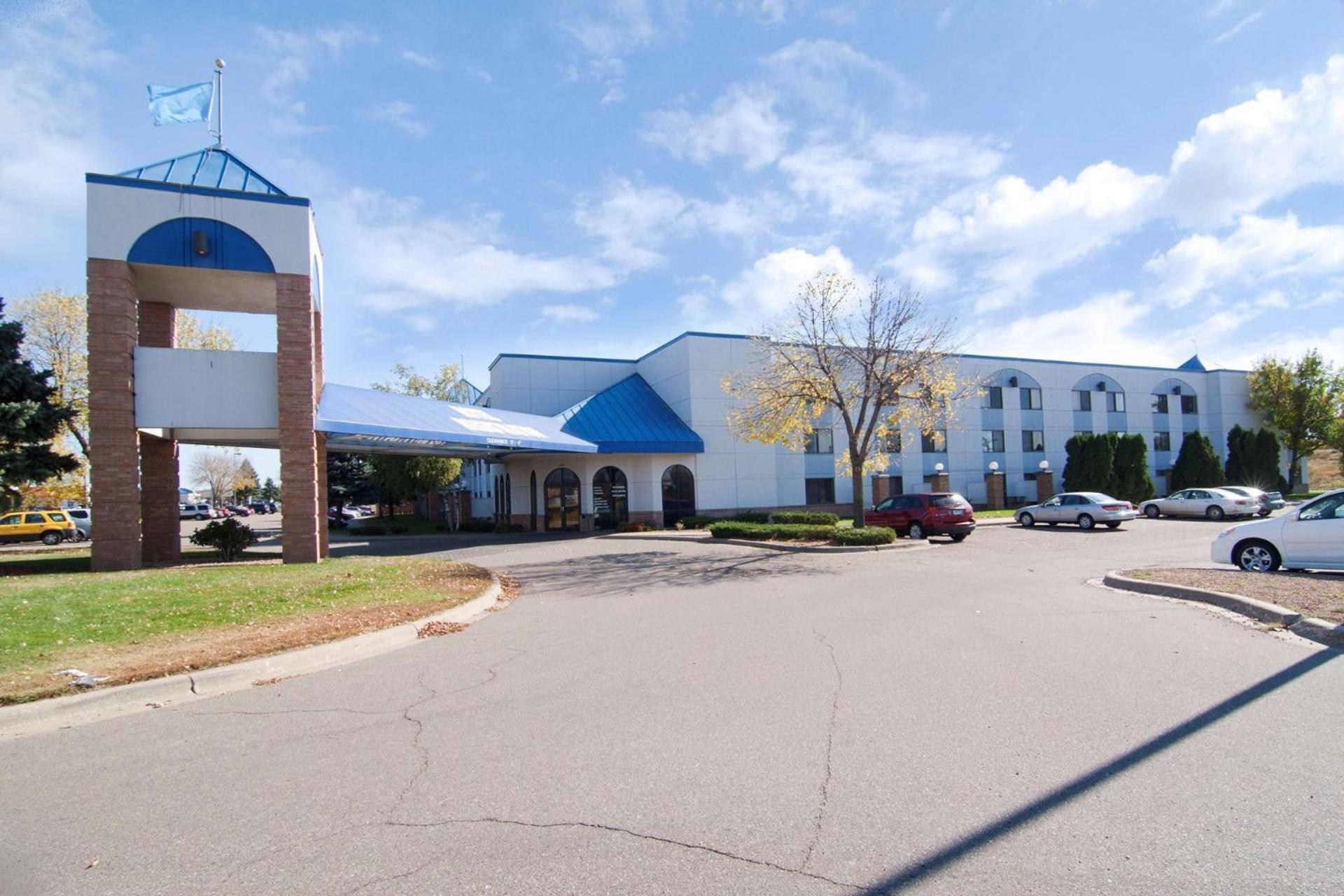 Baymont by Wyndham Shakopee photo 50