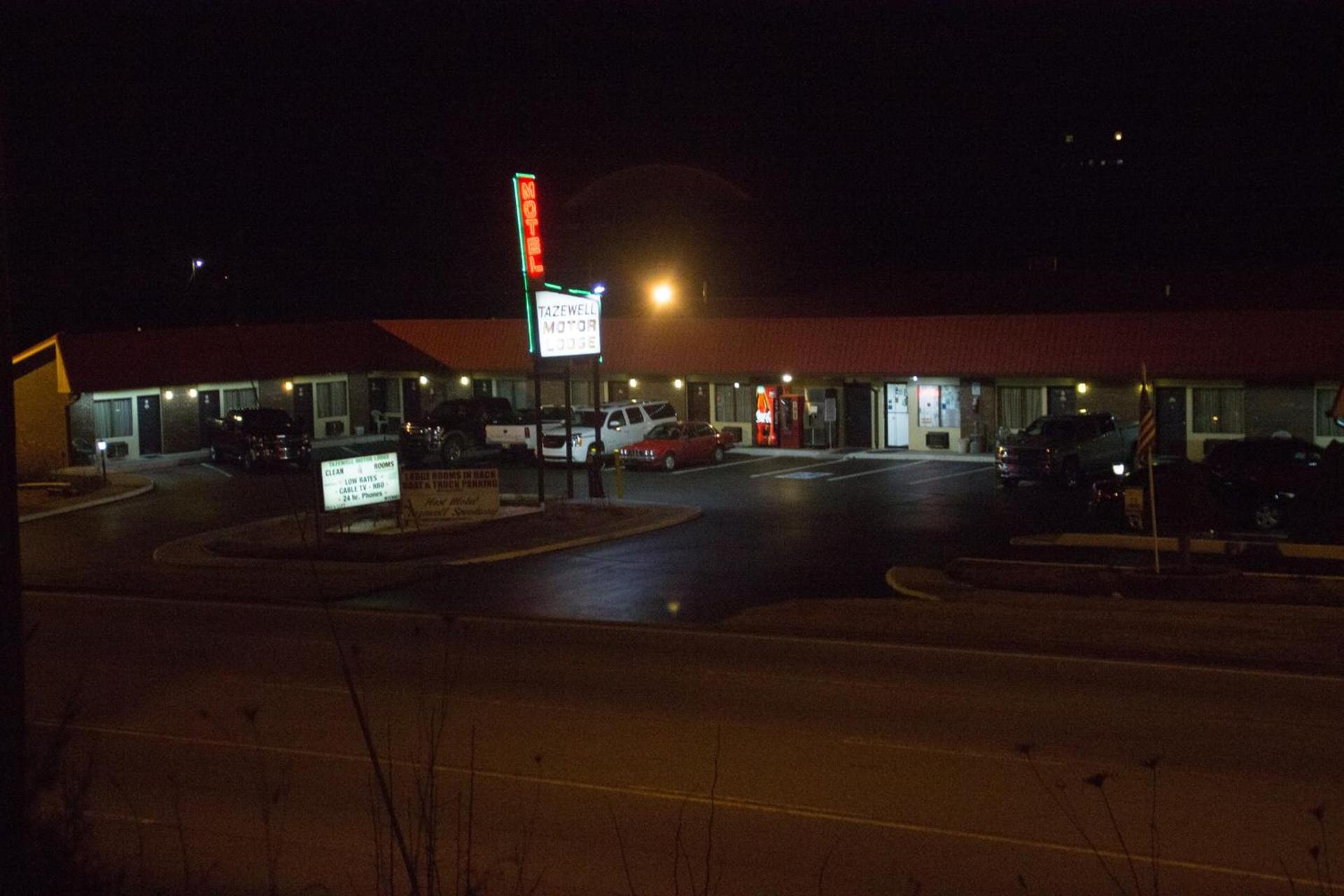 Tazewell Motor Lodge photo 15