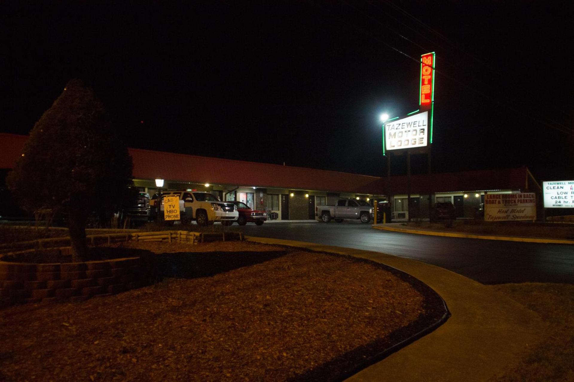 Tazewell Motor Lodge photo 14