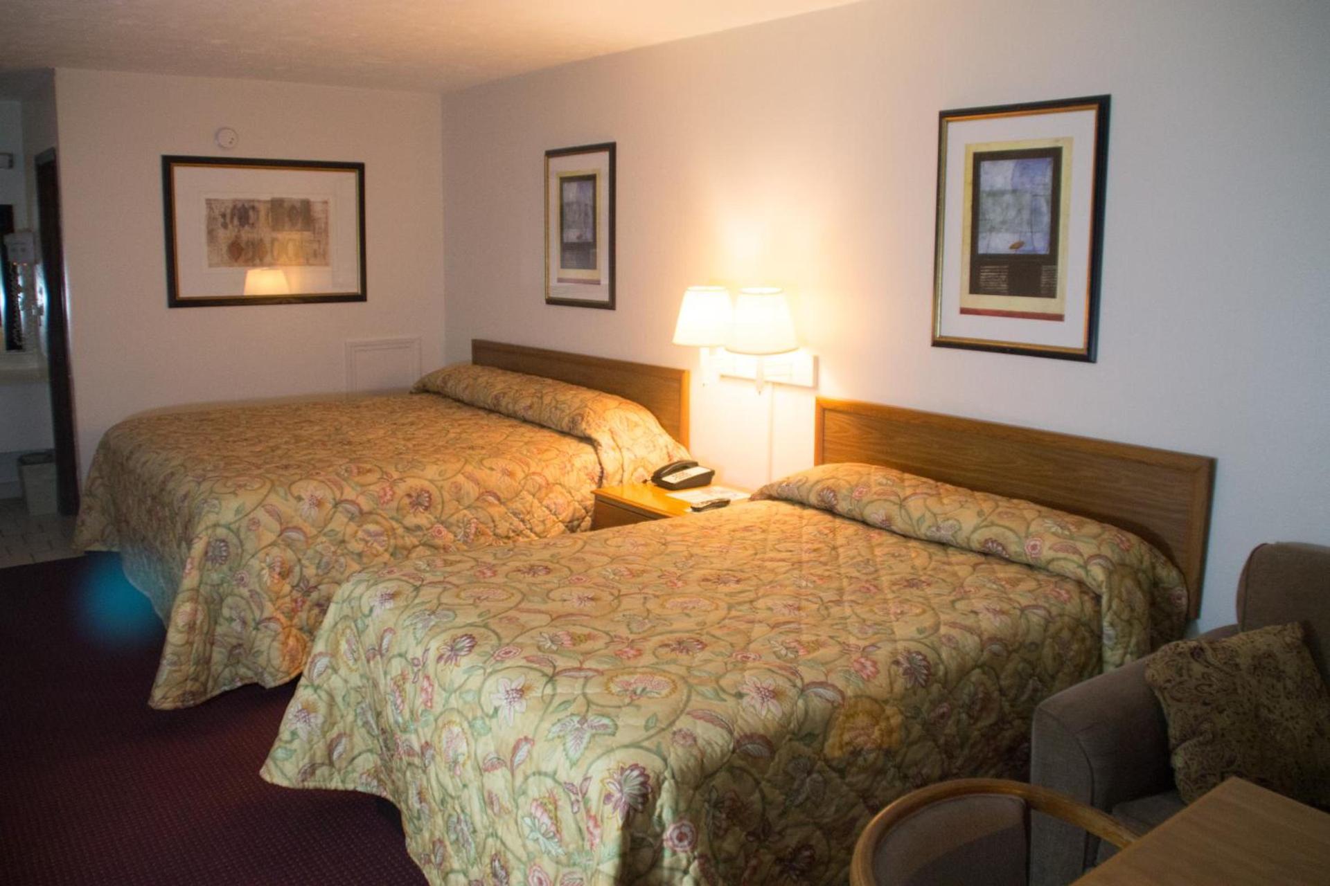 Tazewell Motor Lodge photo 13