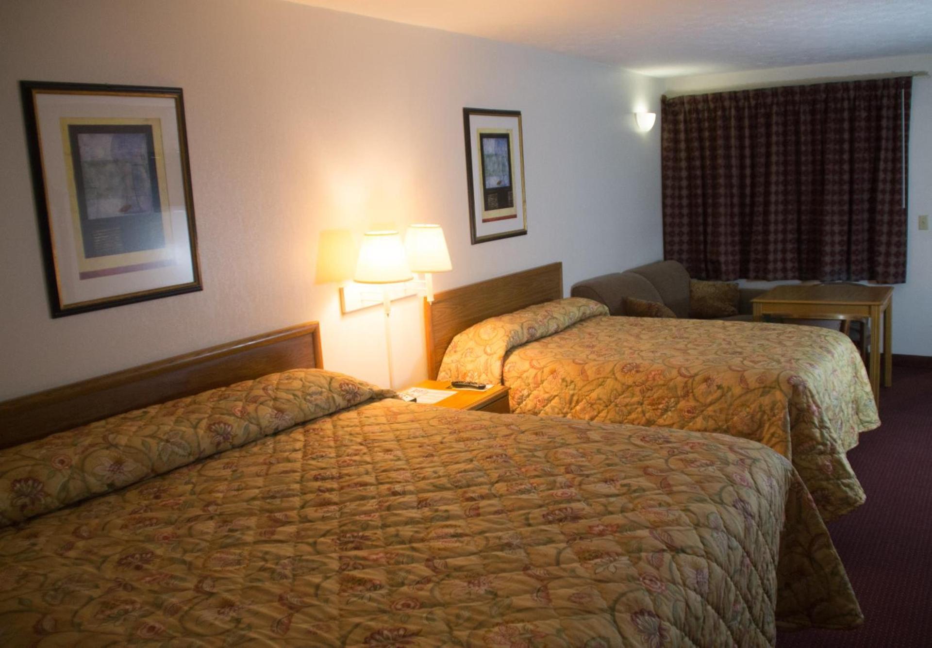 Tazewell Motor Lodge photo 3