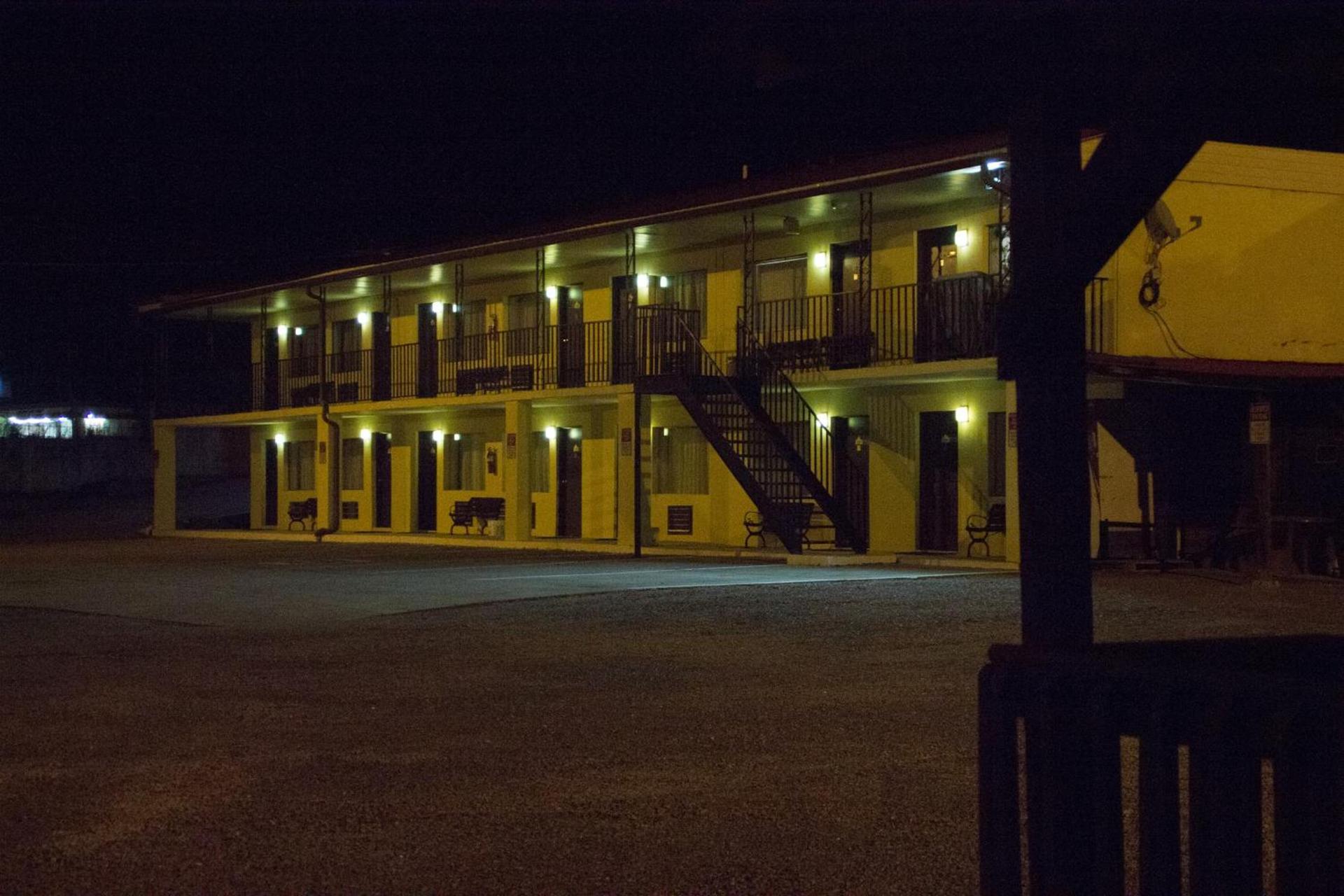 Tazewell Motor Lodge photo 10