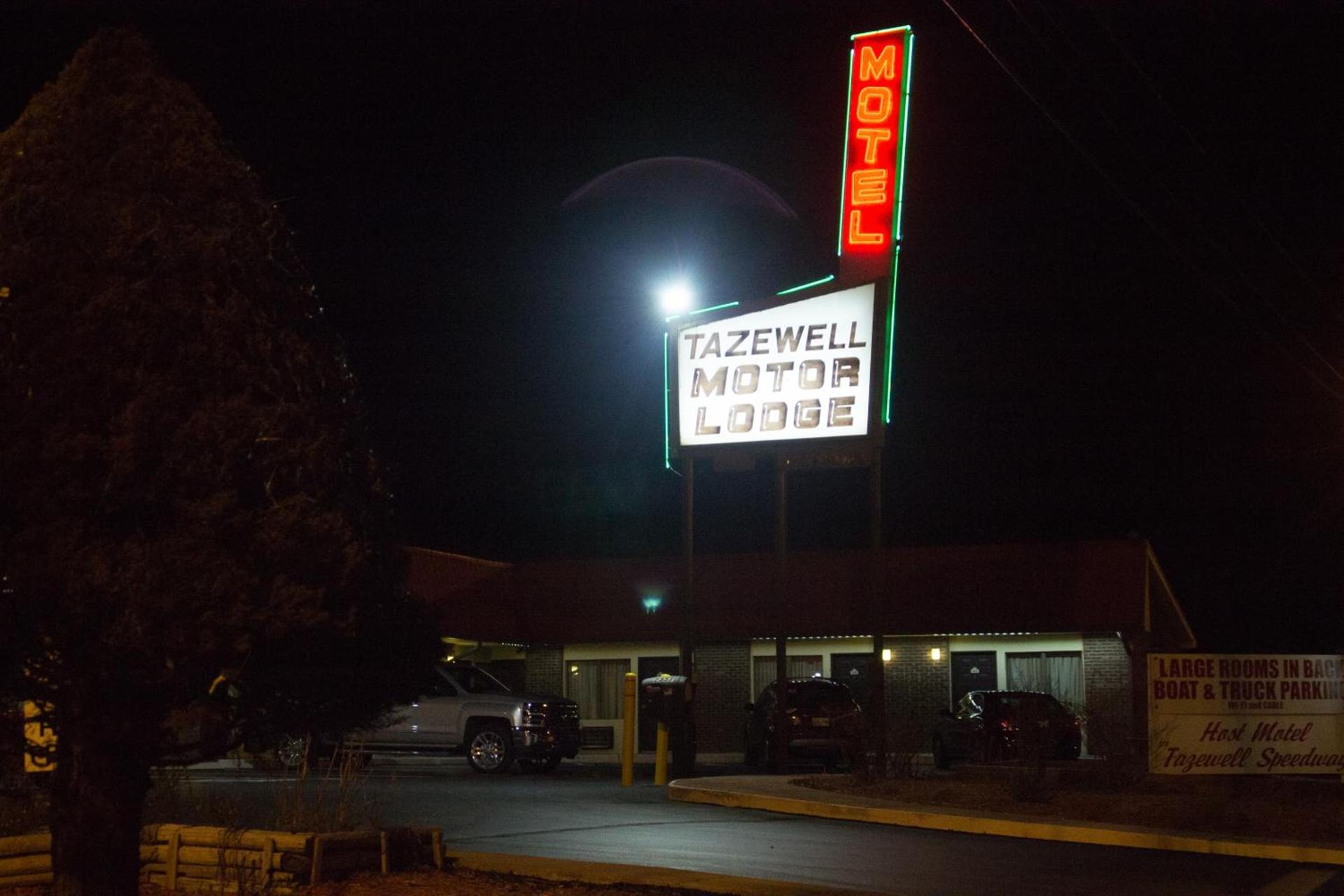 Tazewell Motor Lodge photo 9