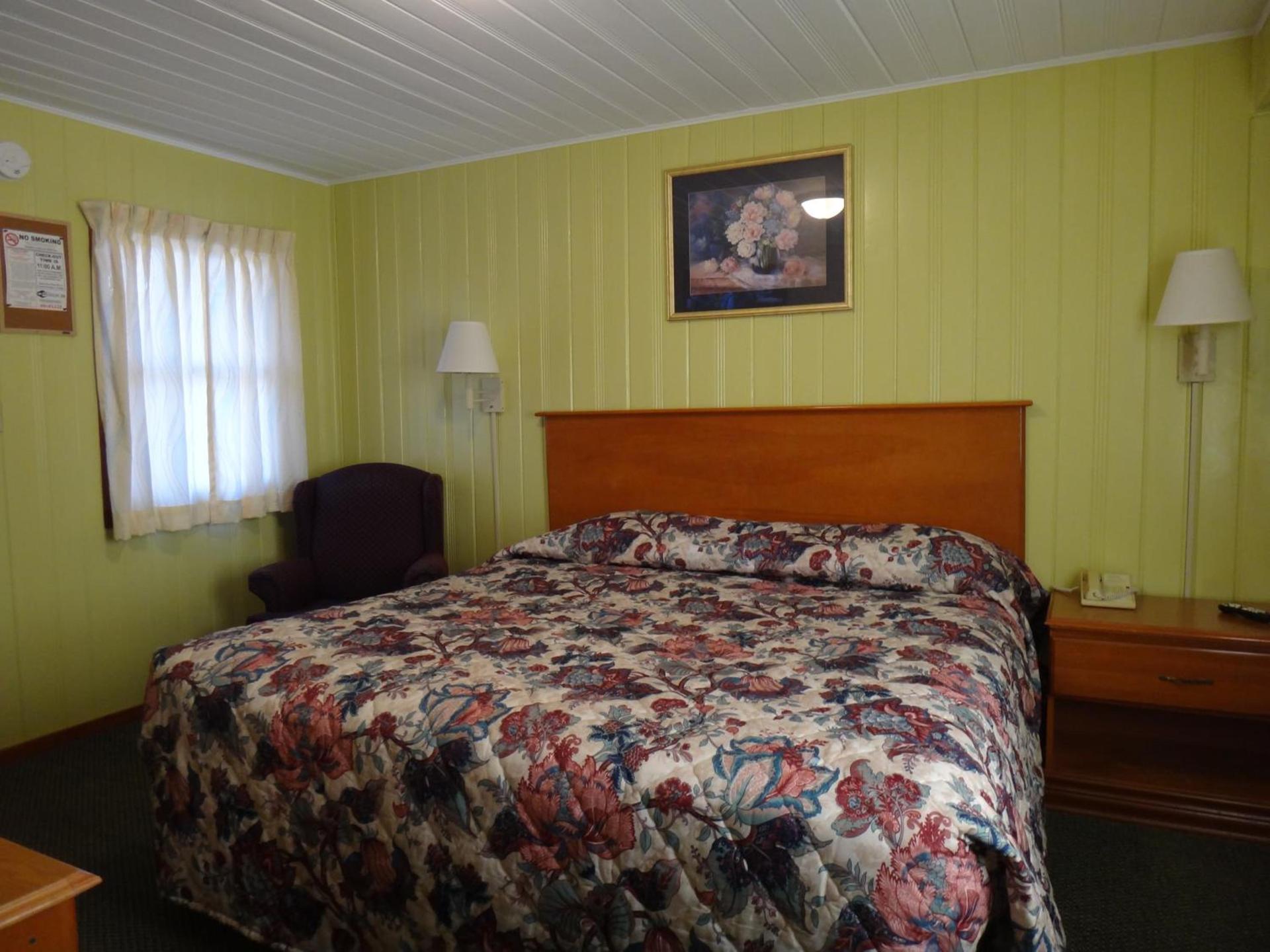 Pine Ridge Motel photo 14