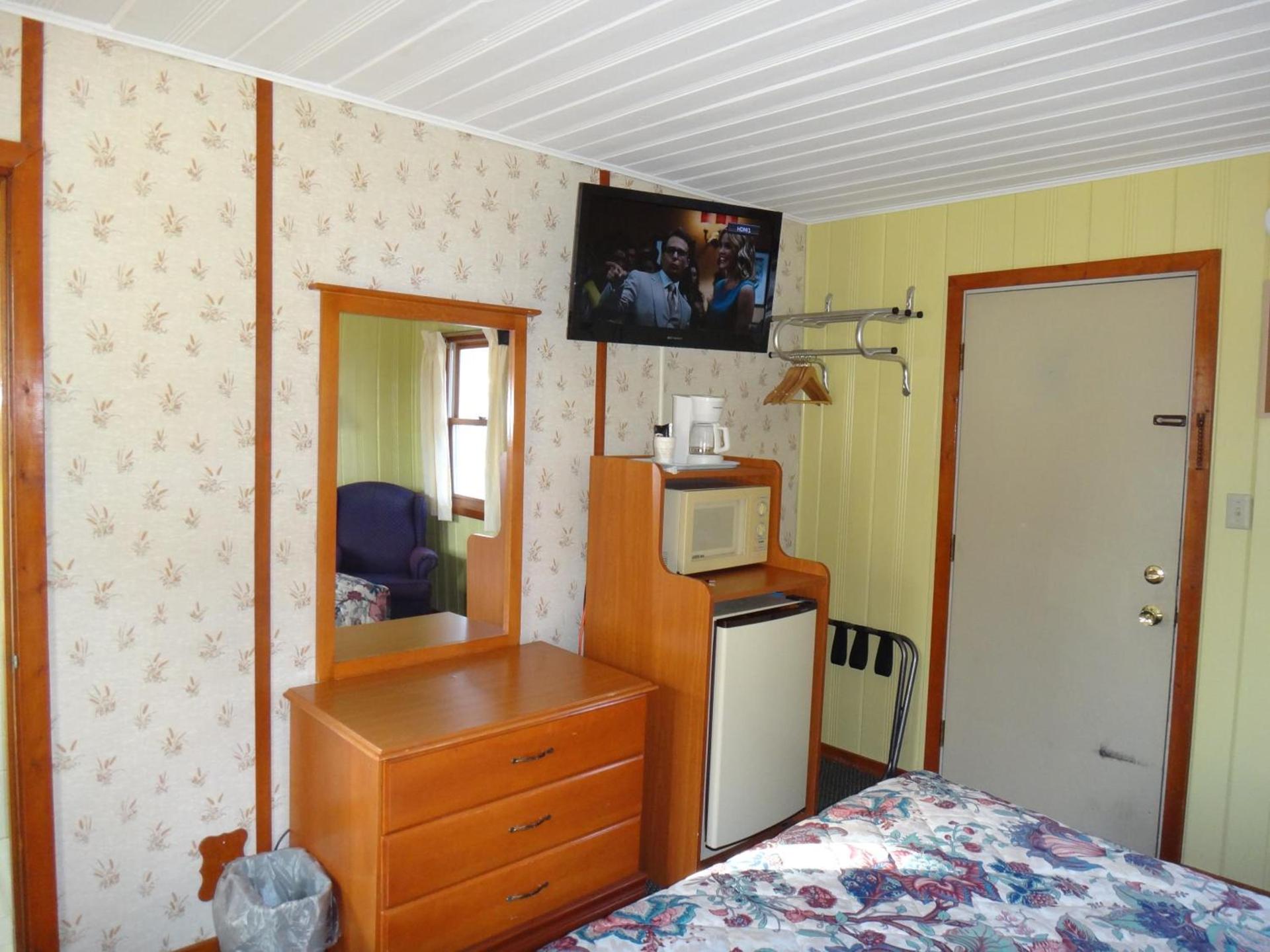 Pine Ridge Motel photo 16