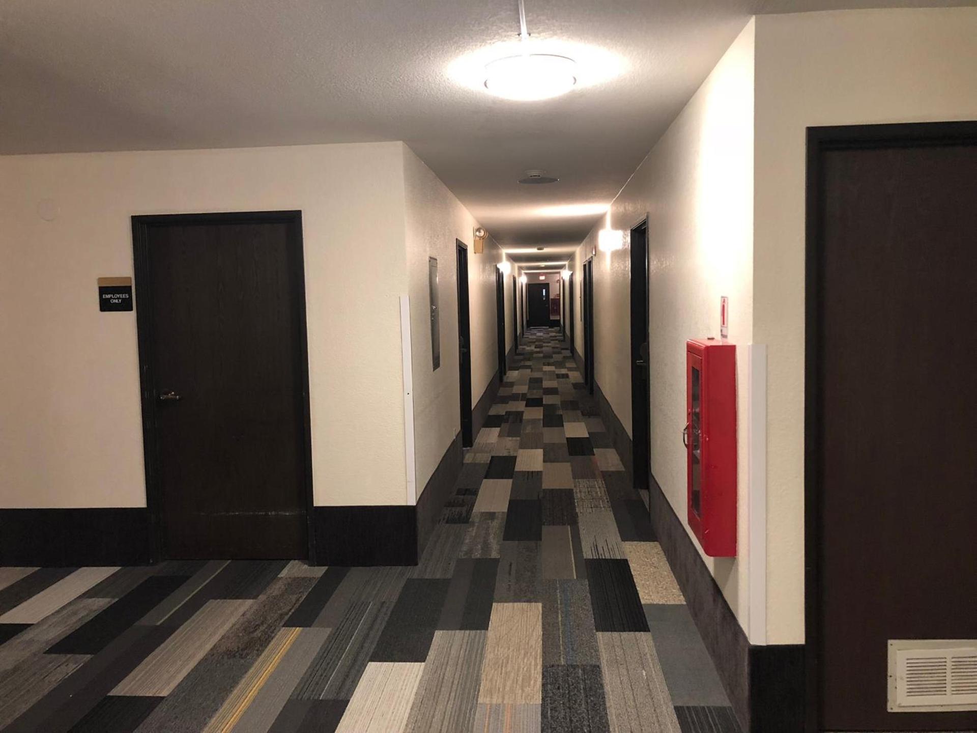 Super 8 by Wyndham Spokane Valley photo 39