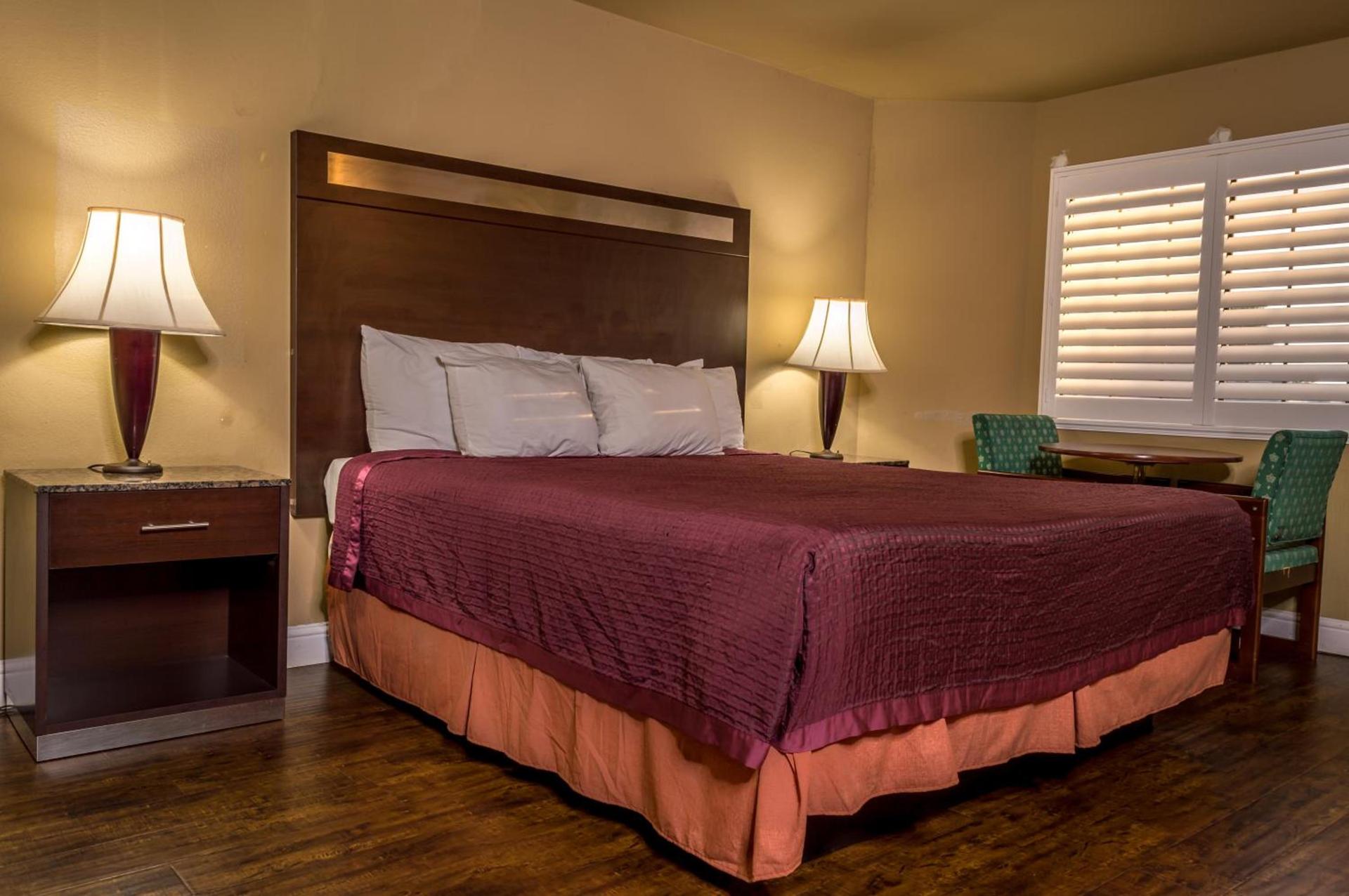 Crossroads Inn - Downtown Sacramento photo 6