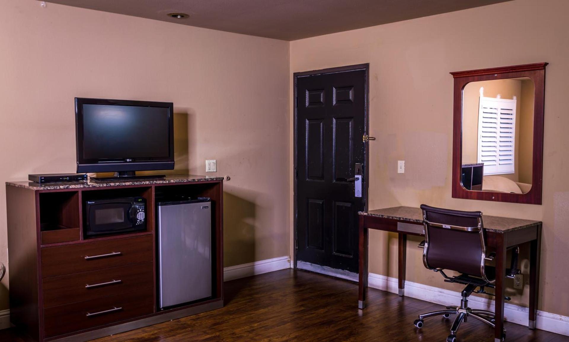 Crossroads Inn - Downtown Sacramento photo 5