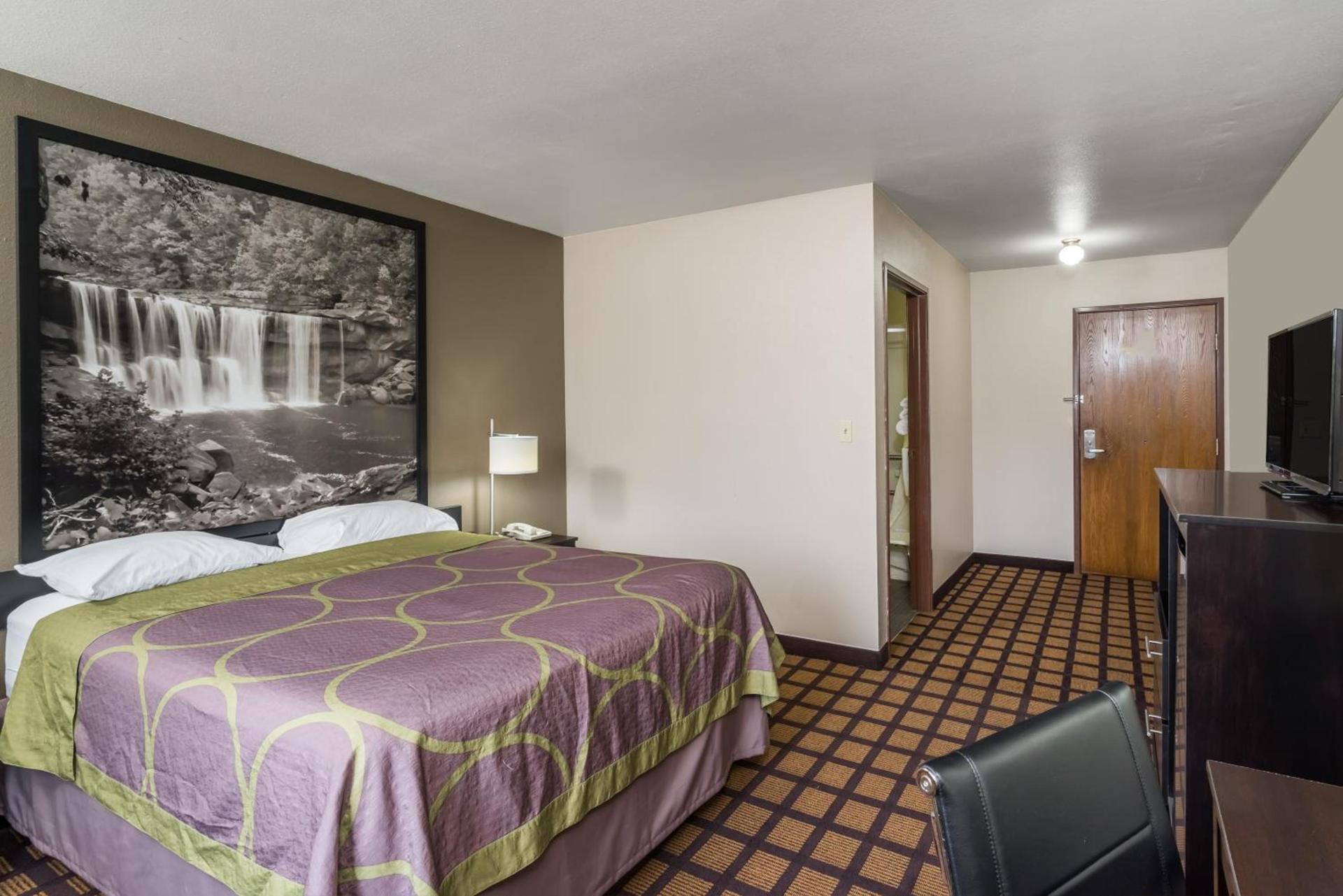 Super 8 by Wyndham Munfordville KY photo 26
