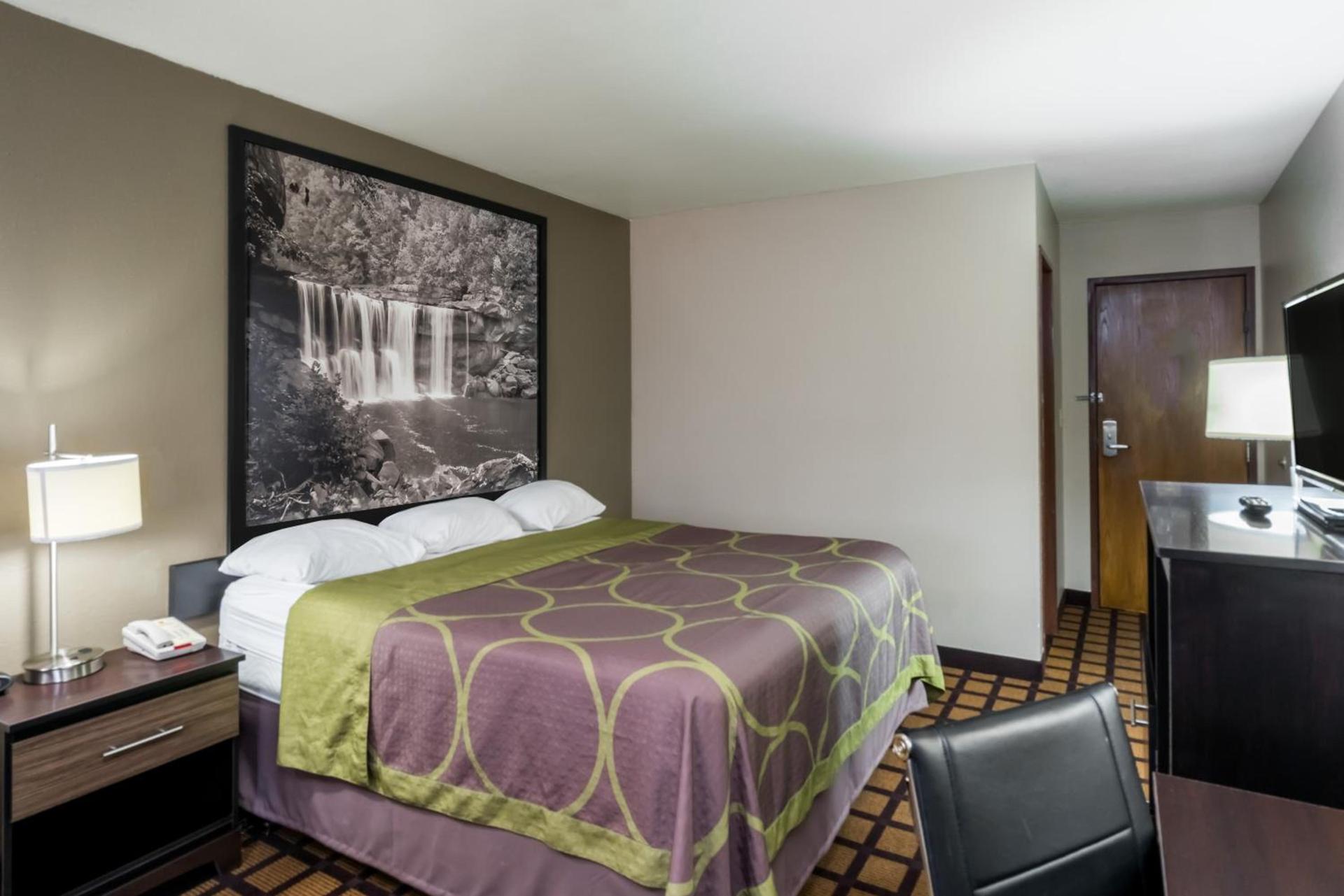 Super 8 by Wyndham Munfordville KY photo 20
