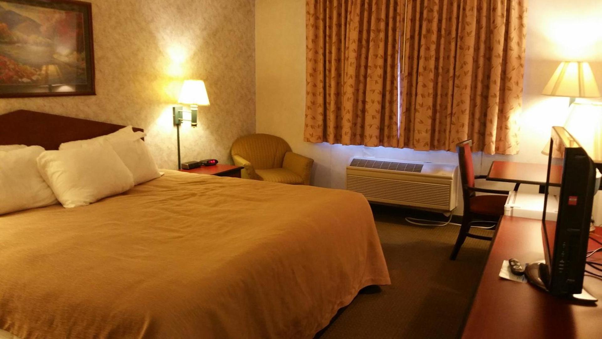 Quality Inn Dodge City photo 18