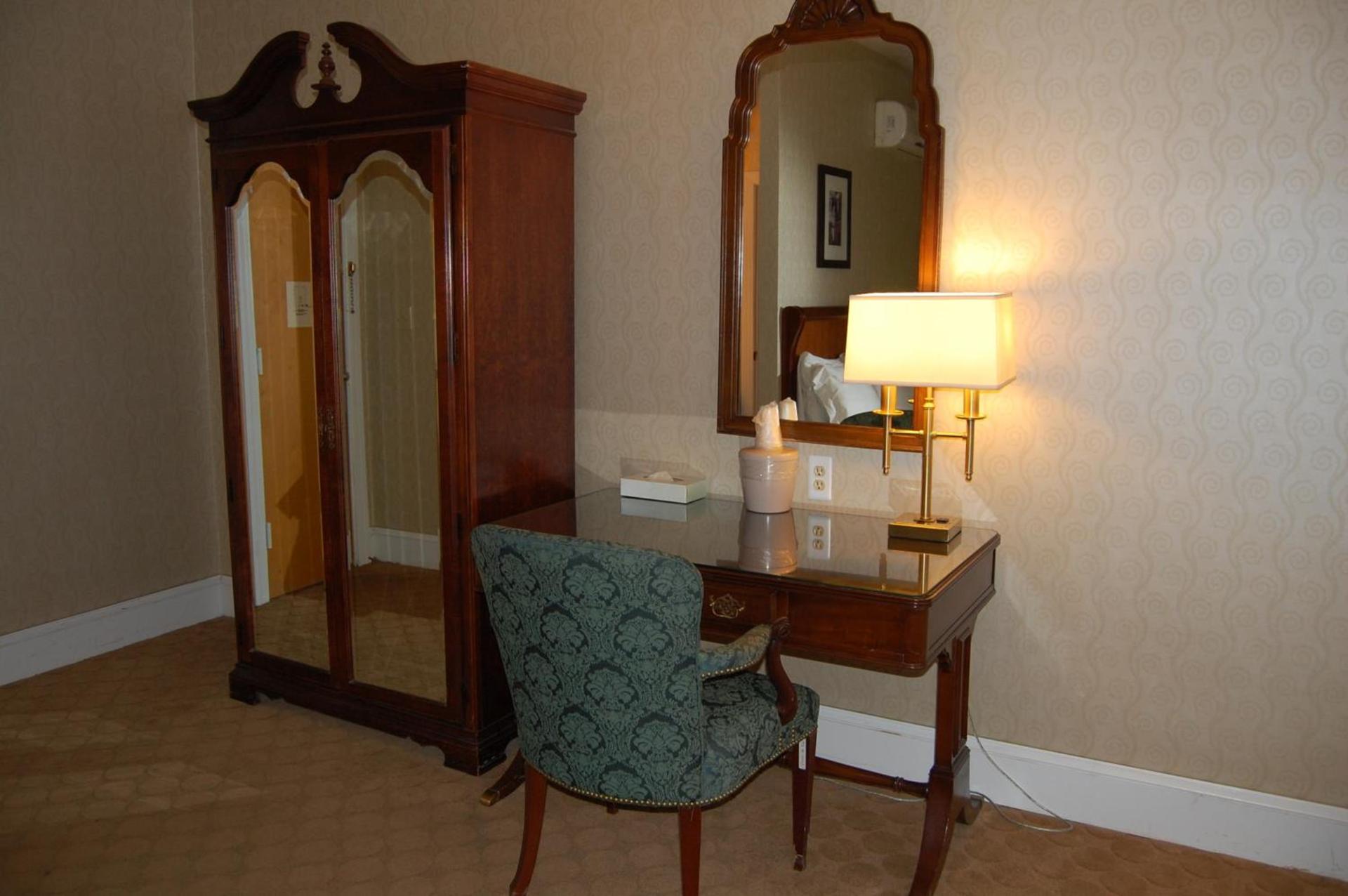 Windsor Inn Hotel photo 49