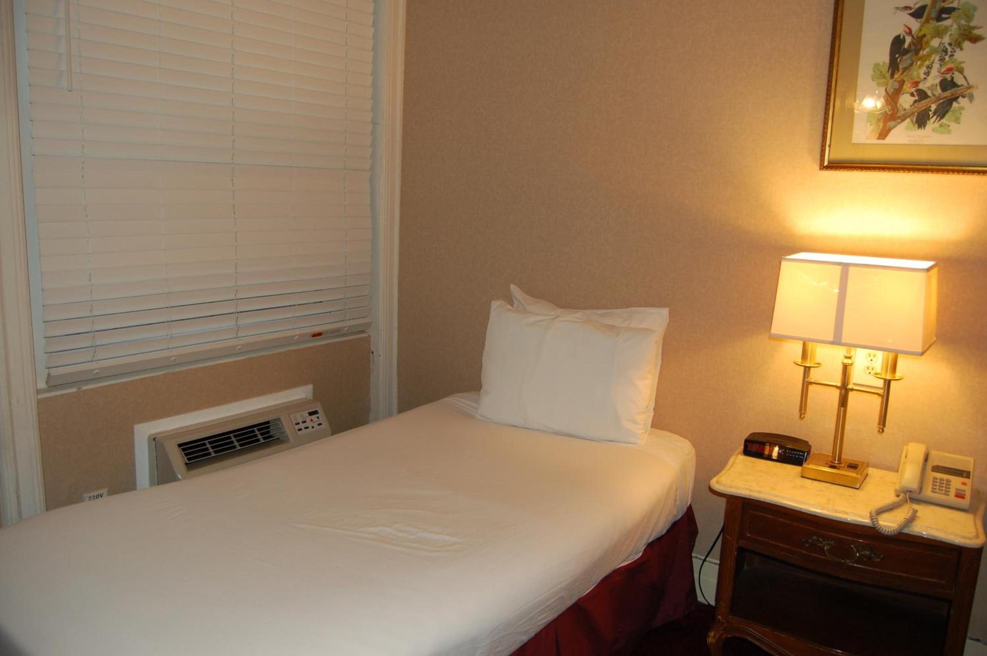 Windsor Inn Hotel photo 46