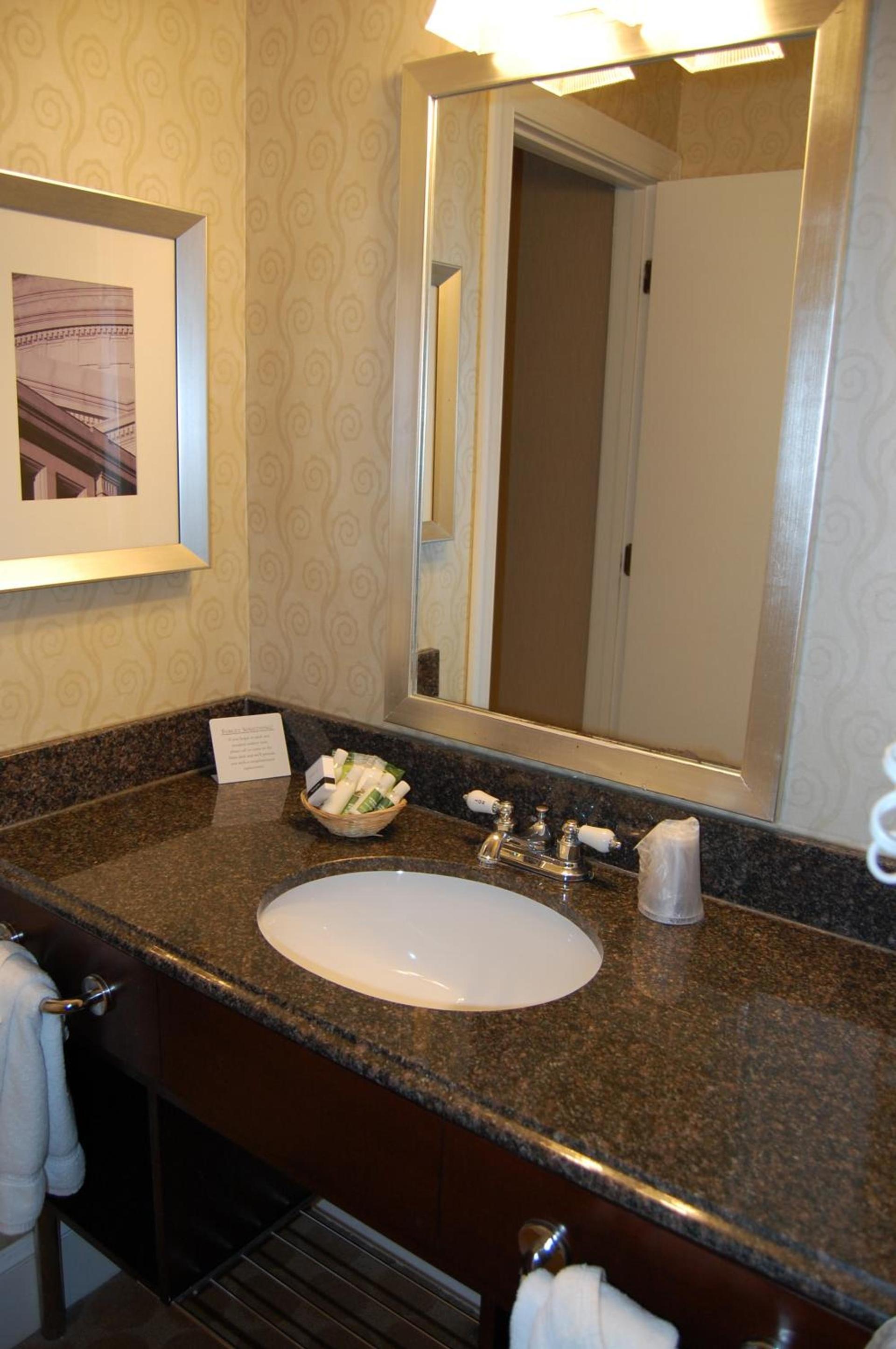 Windsor Inn Hotel photo 16