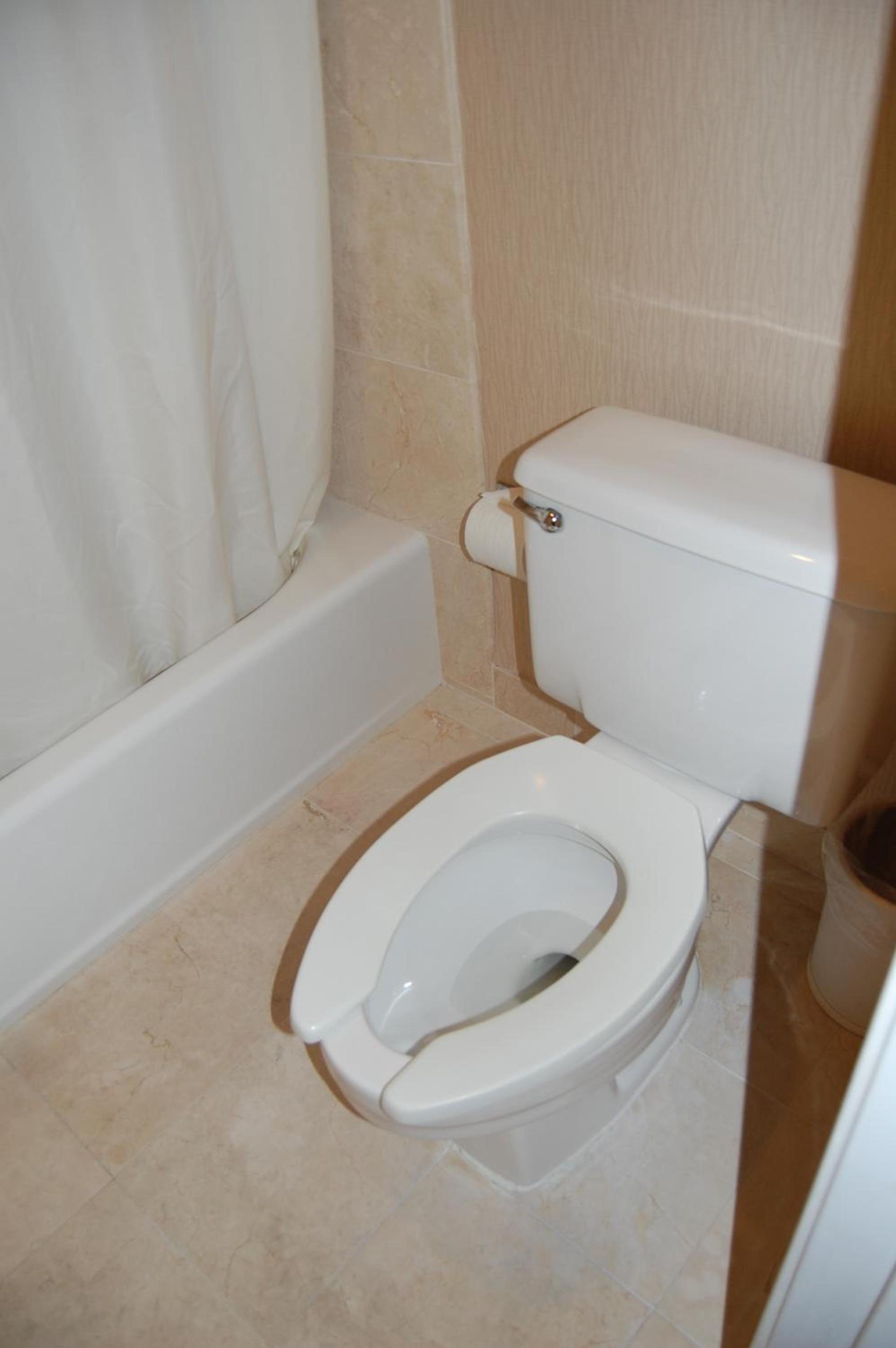 Windsor Inn Hotel photo 18