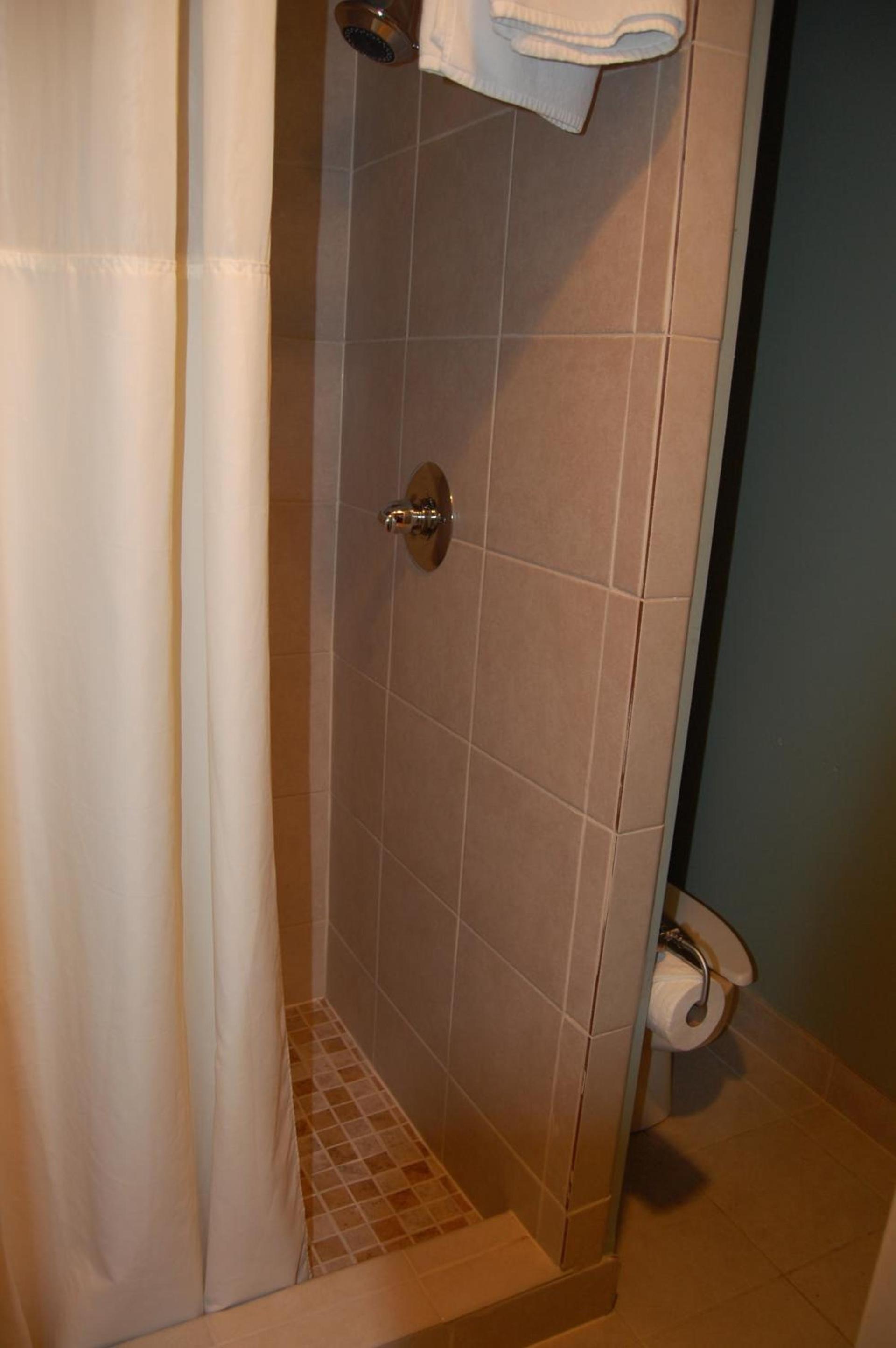 Windsor Inn Hotel photo 21