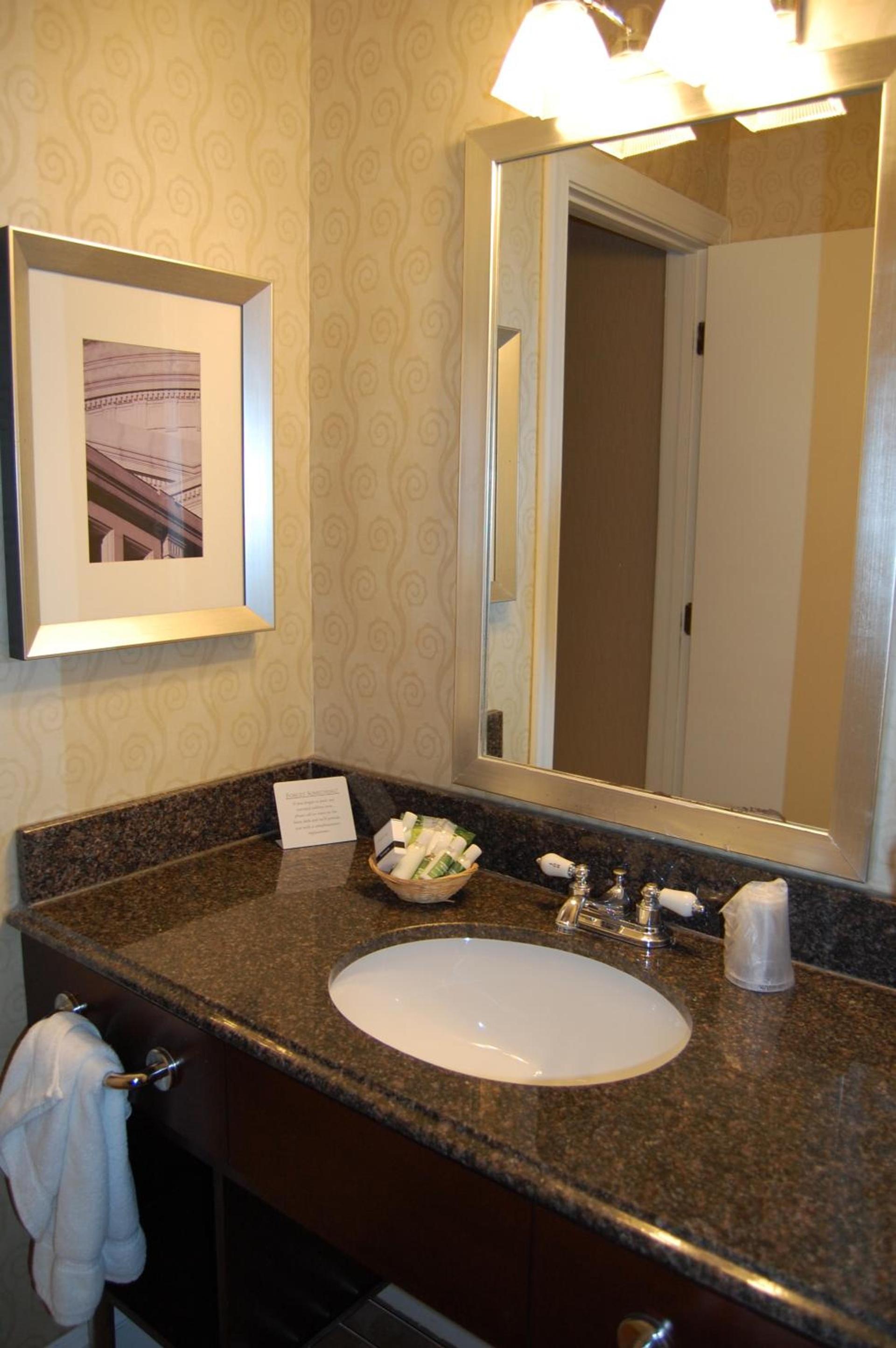 Windsor Inn Hotel photo 38