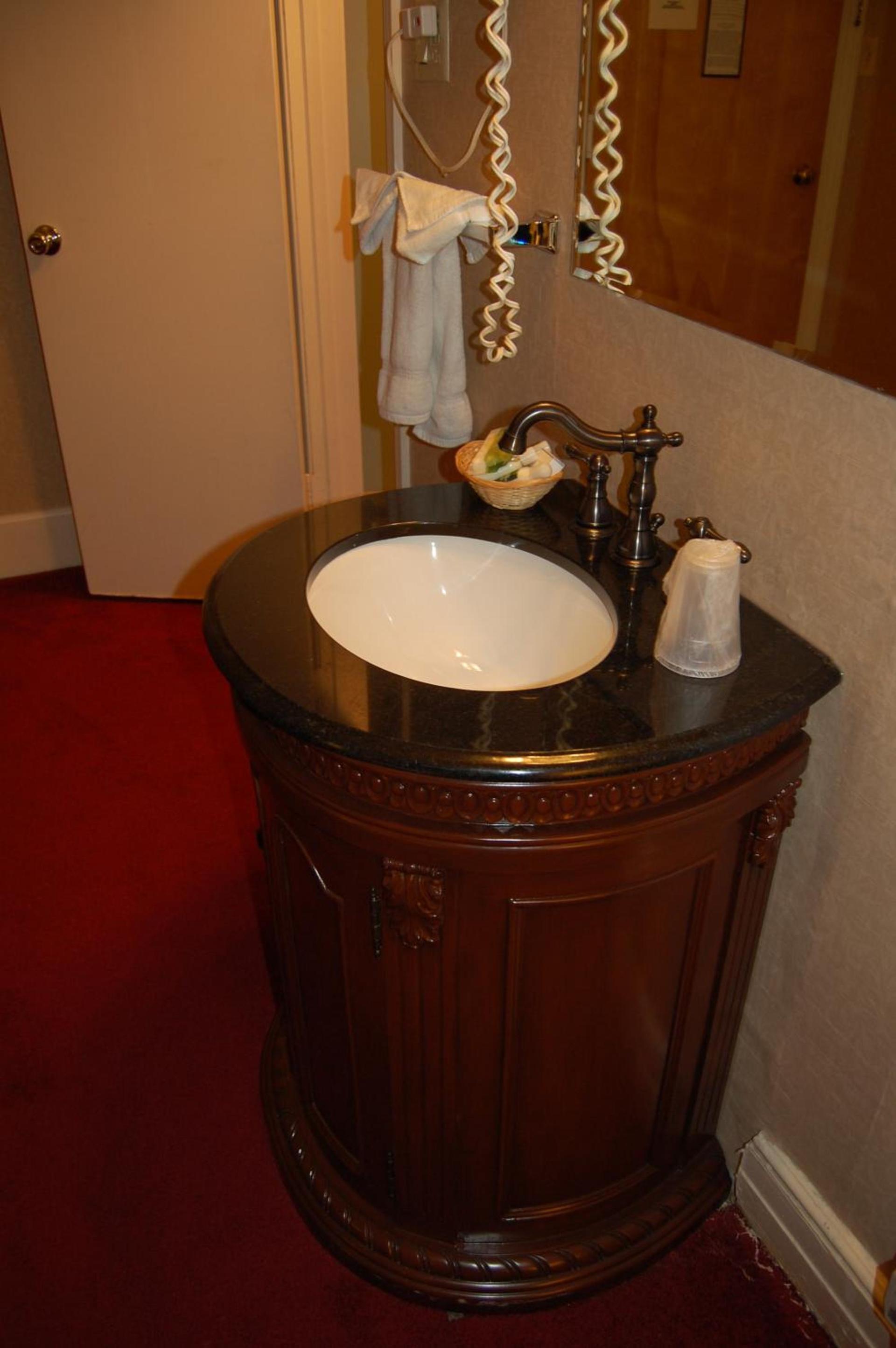 Windsor Inn Hotel photo 22