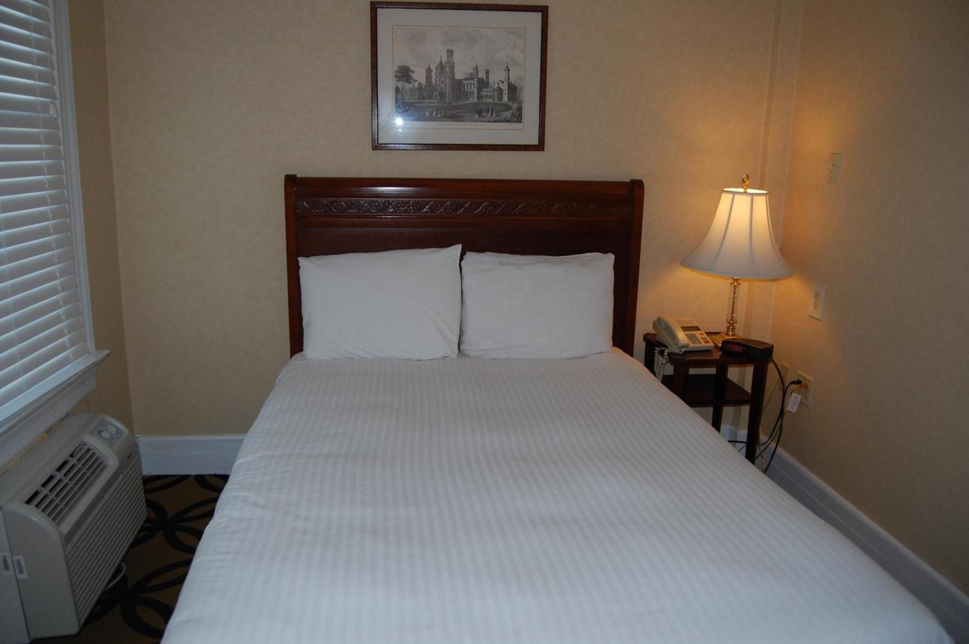 Windsor Inn Hotel photo 44