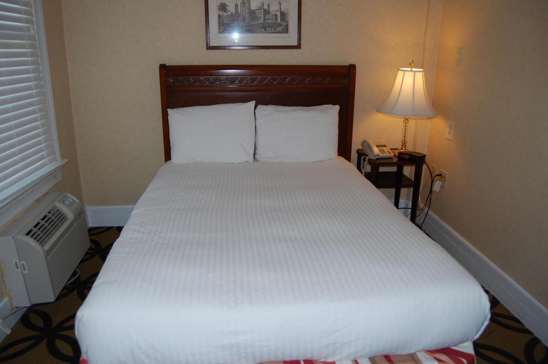 Windsor Inn Hotel photo 40