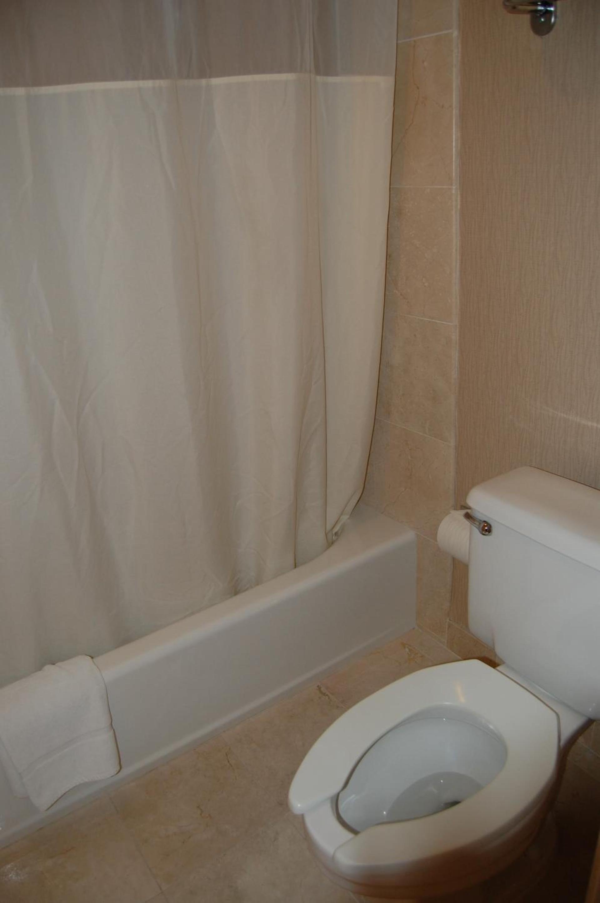 Windsor Inn Hotel photo 31