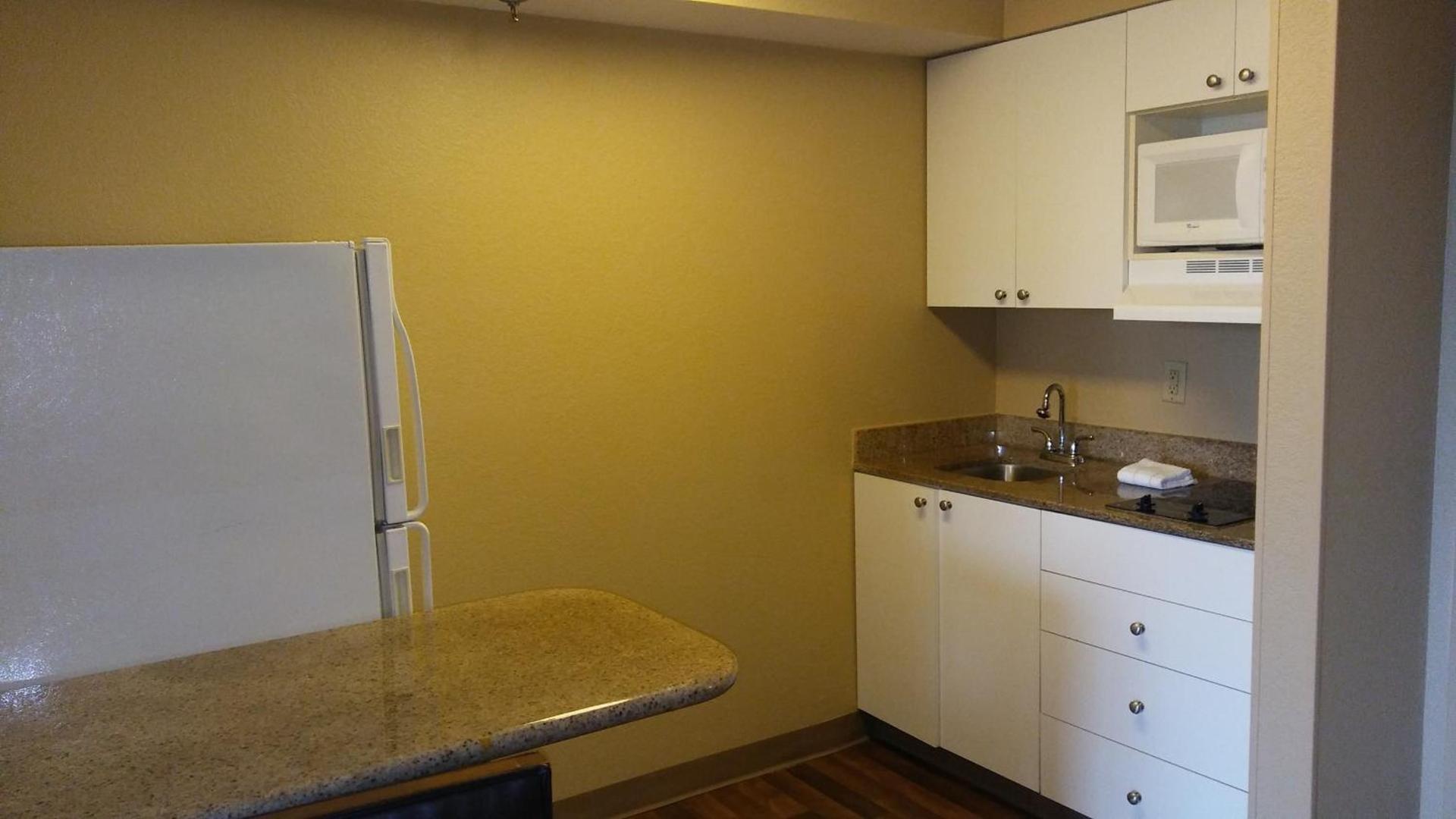 Studio 6 Suites Jacksonville Deerwood Park FL photo 74