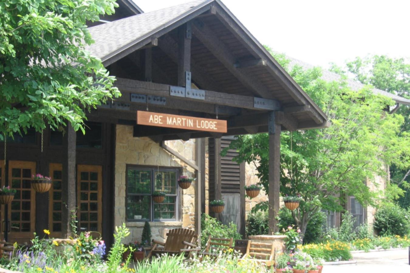 Abe Martin Lodge & Cabins — hotel in Nashville