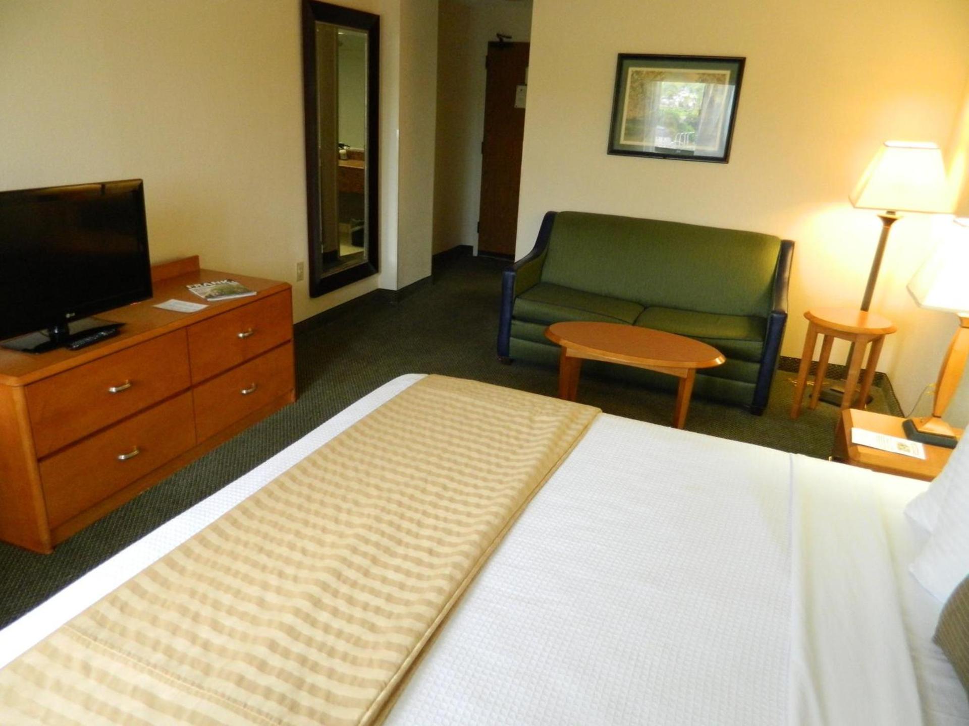 Capital Plaza Hotel photo 22