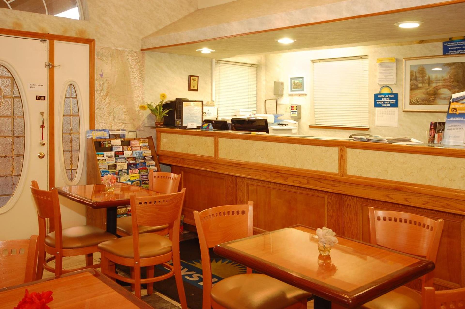 Days Inn by Wyndham Bishop photo 27