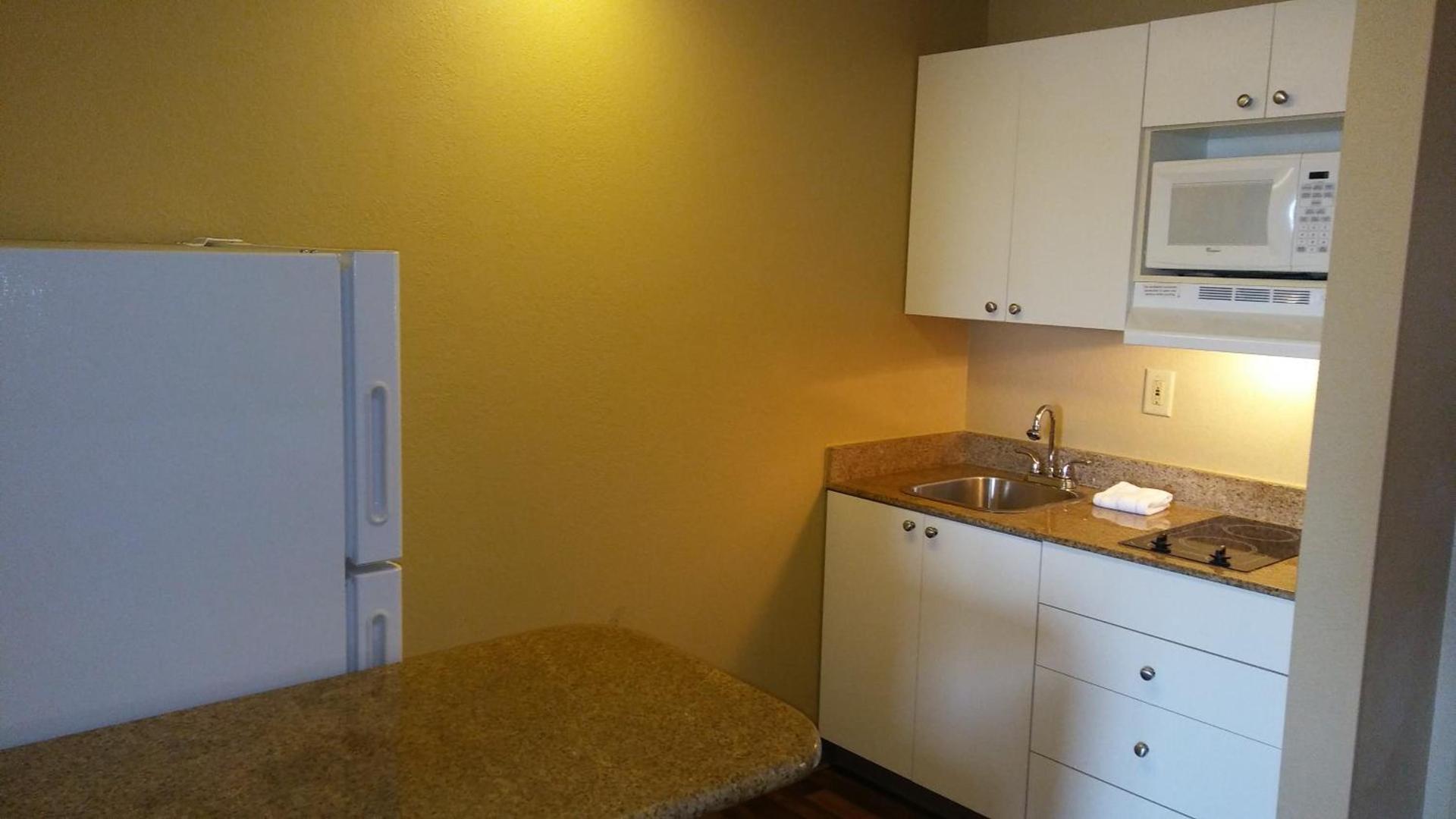 Extended Stay America Suites - Tampa - Airport - N Westshore Blvd photo 50