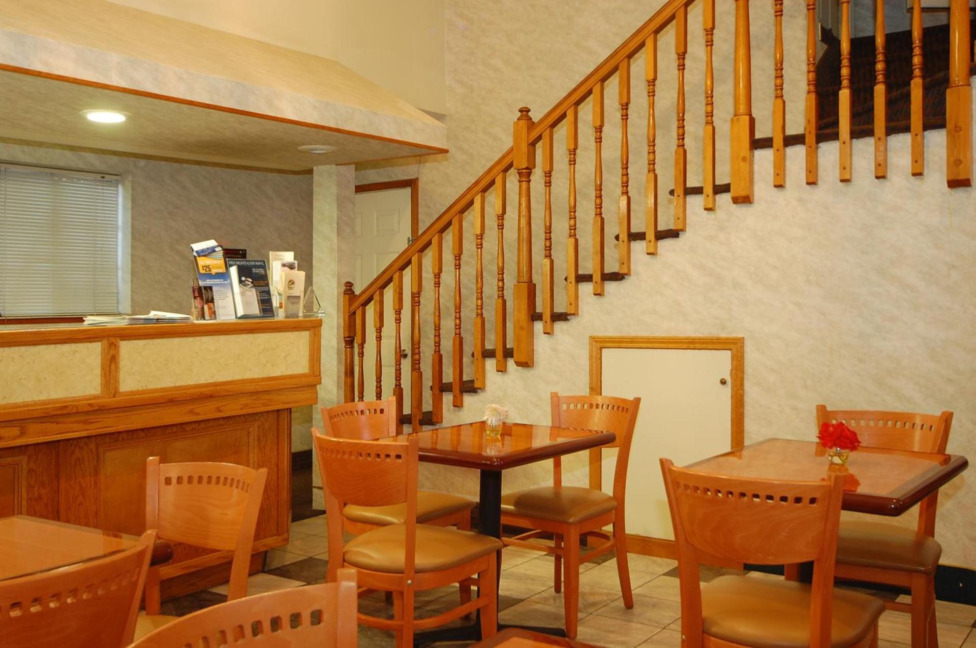 Days Inn by Wyndham Bishop photo 32