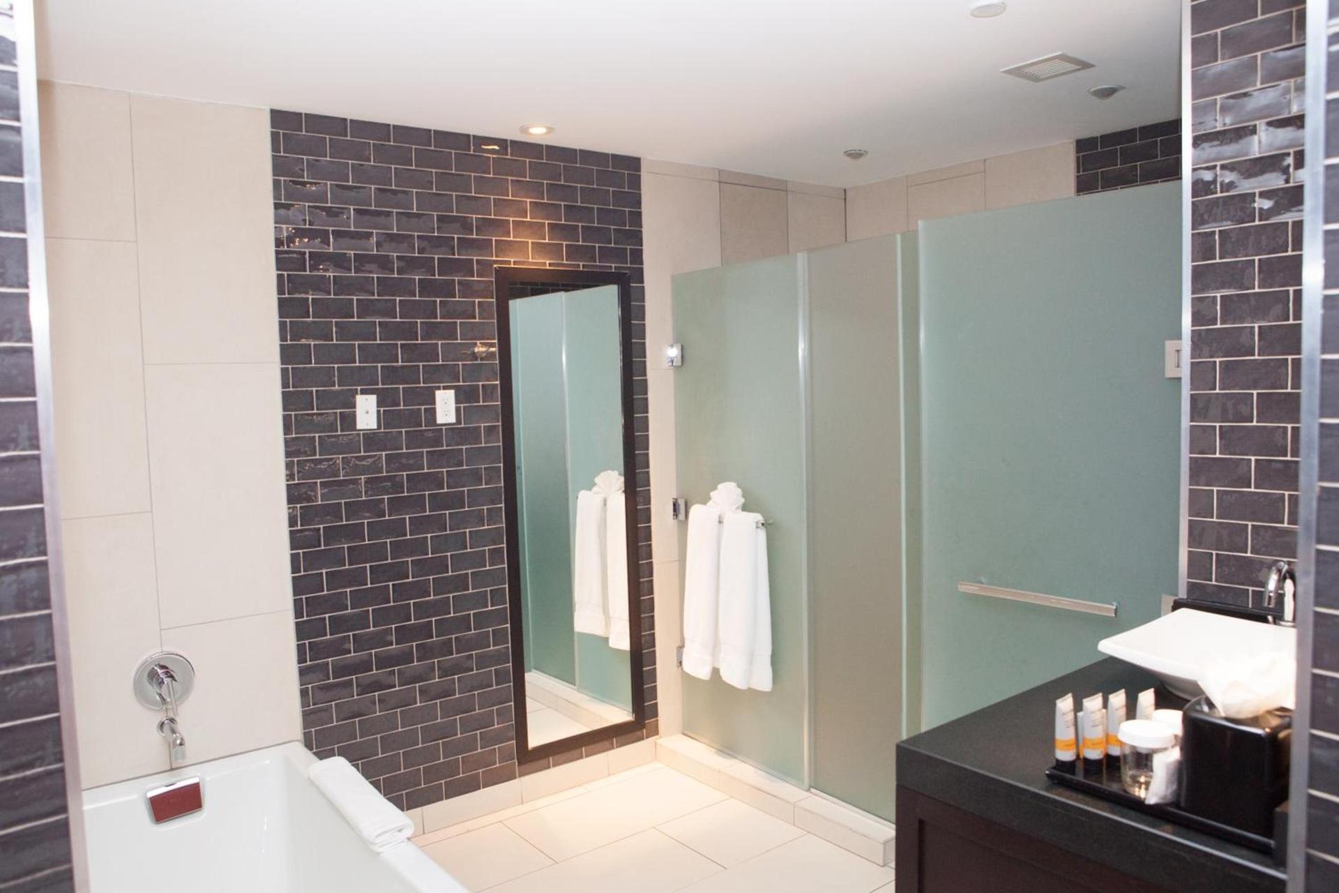 Ravel Hotel Trademark Collection by Wyndham photo 54